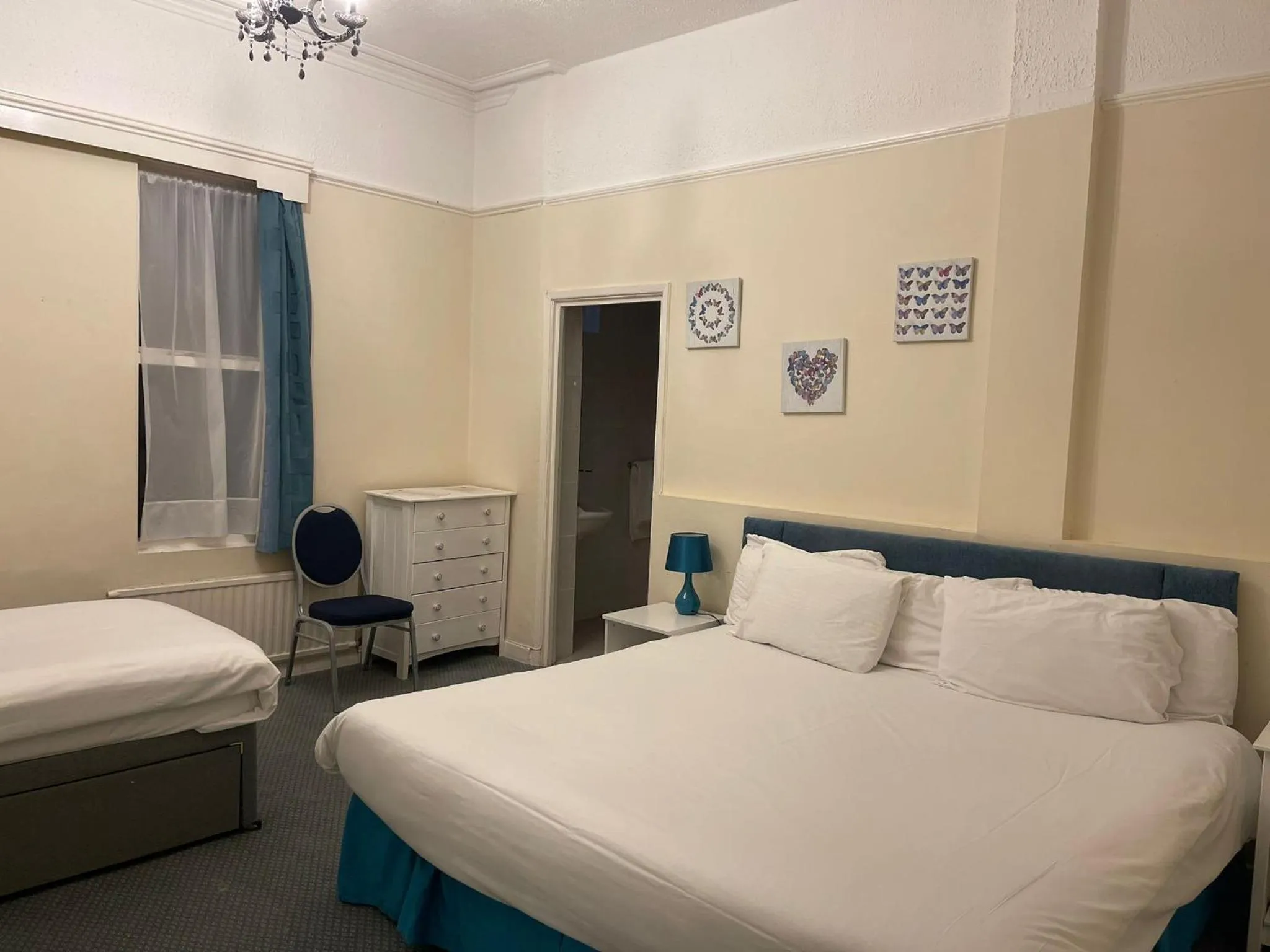 Bedroom, Bed in The Dolphin Hotel