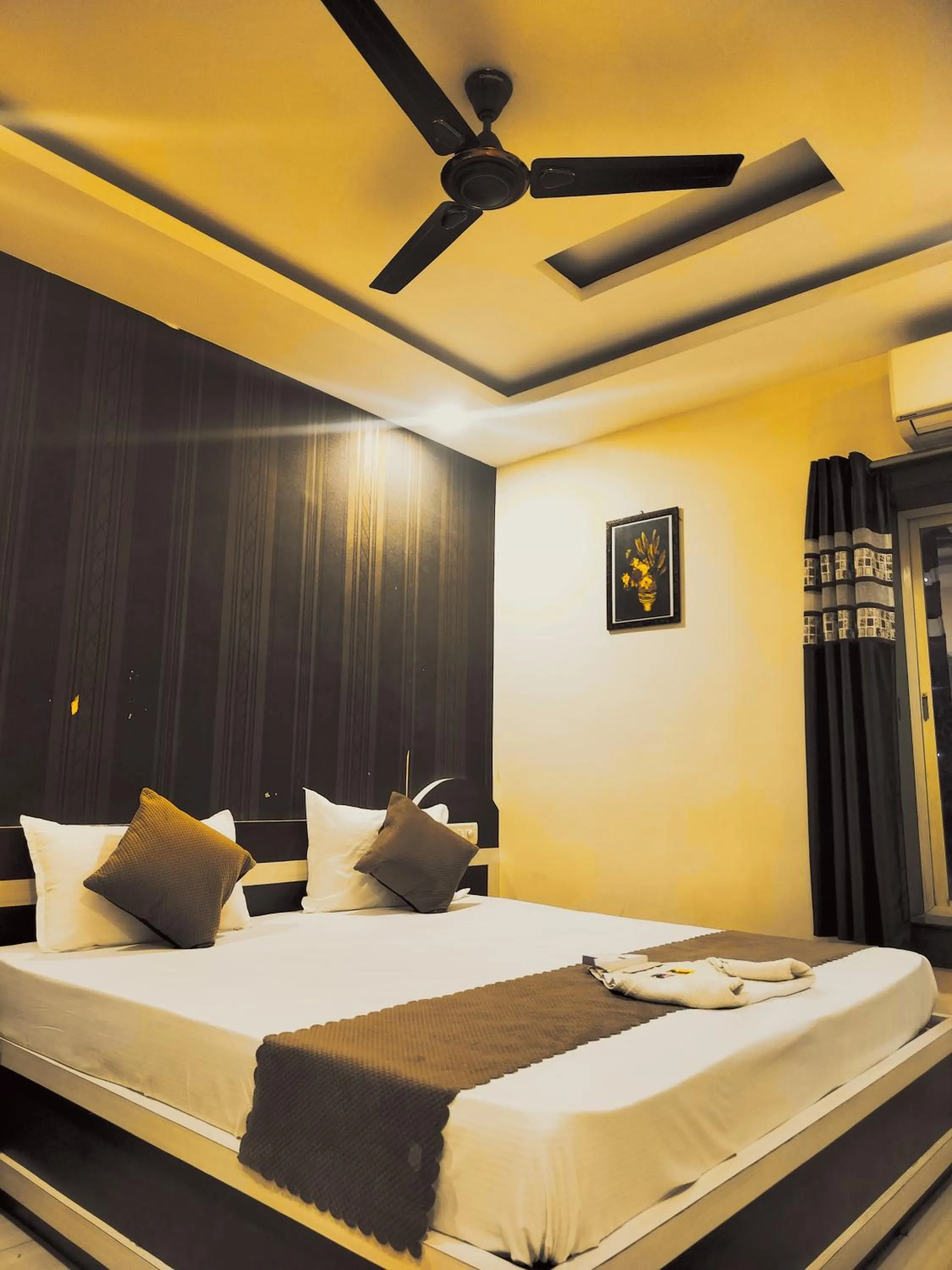 Bed in HOTEL R K PALACE Bhopal