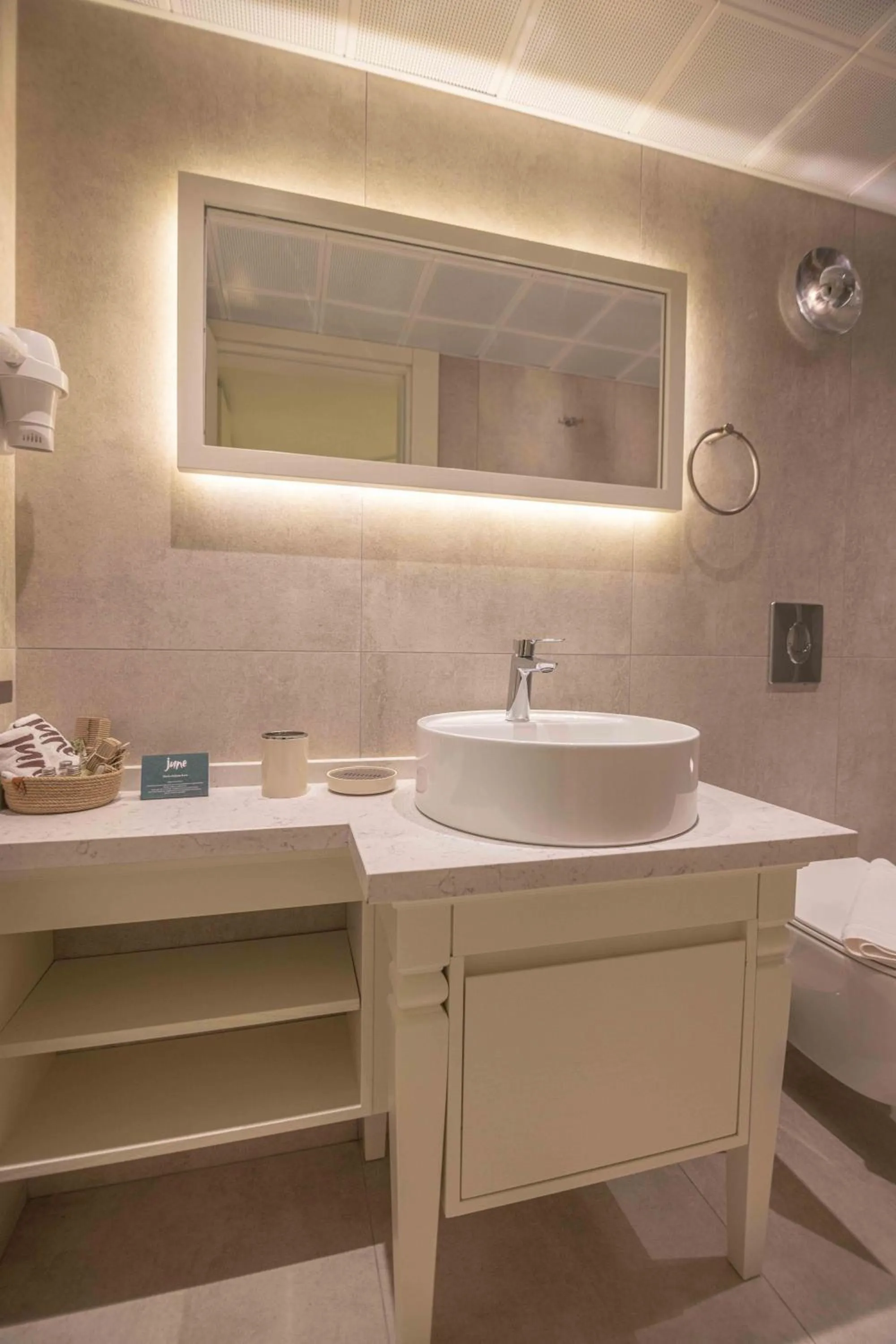 Shower in June Alaçatı Adult Only