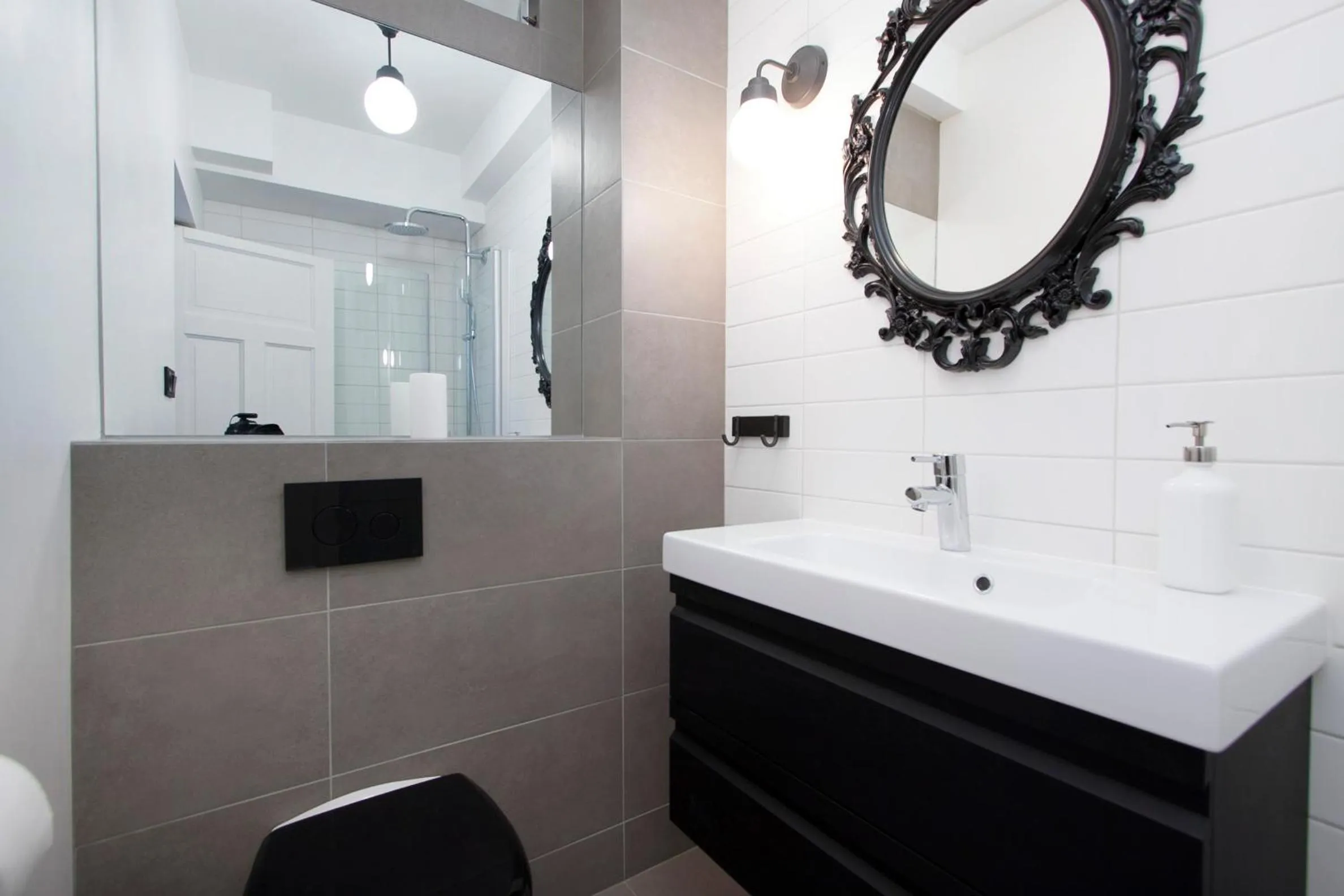 Bathroom in Astro Hverfisgata