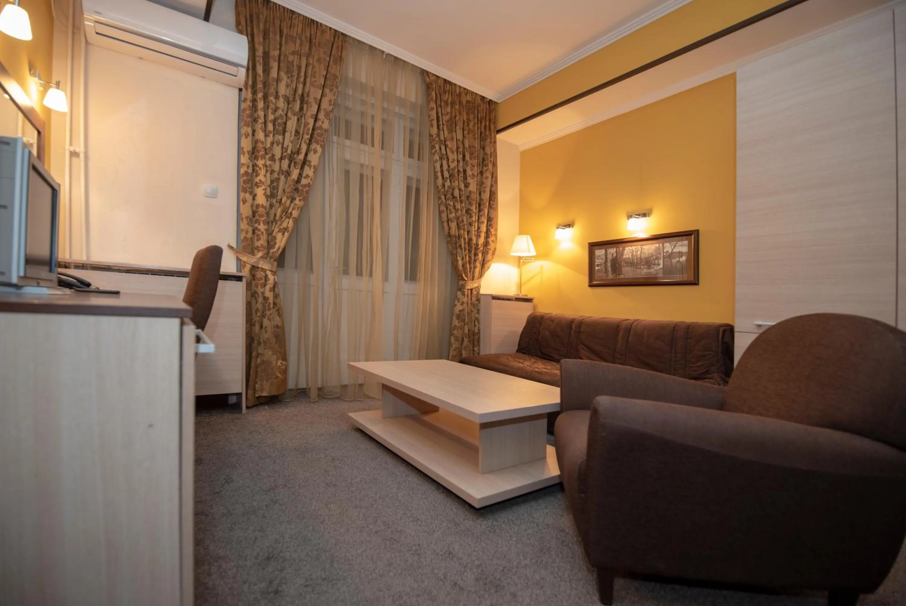 TV and multimedia in Hotel Leotar