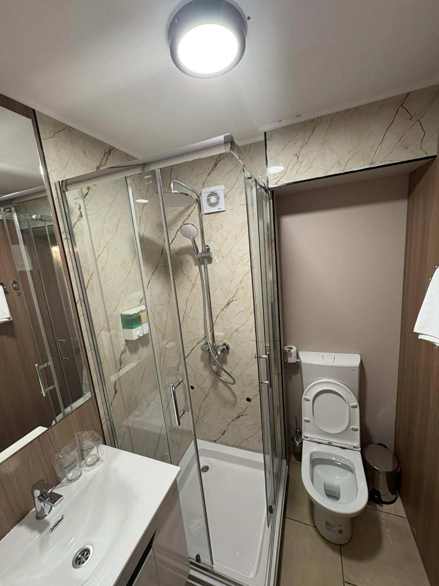 Shower in Hotel Leotar