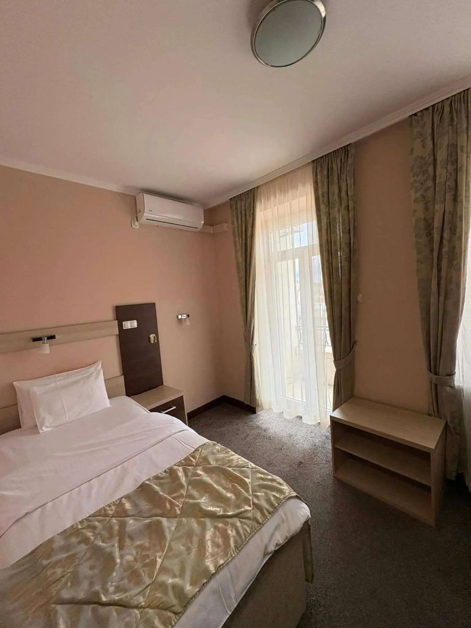 Bed in Hotel Leotar