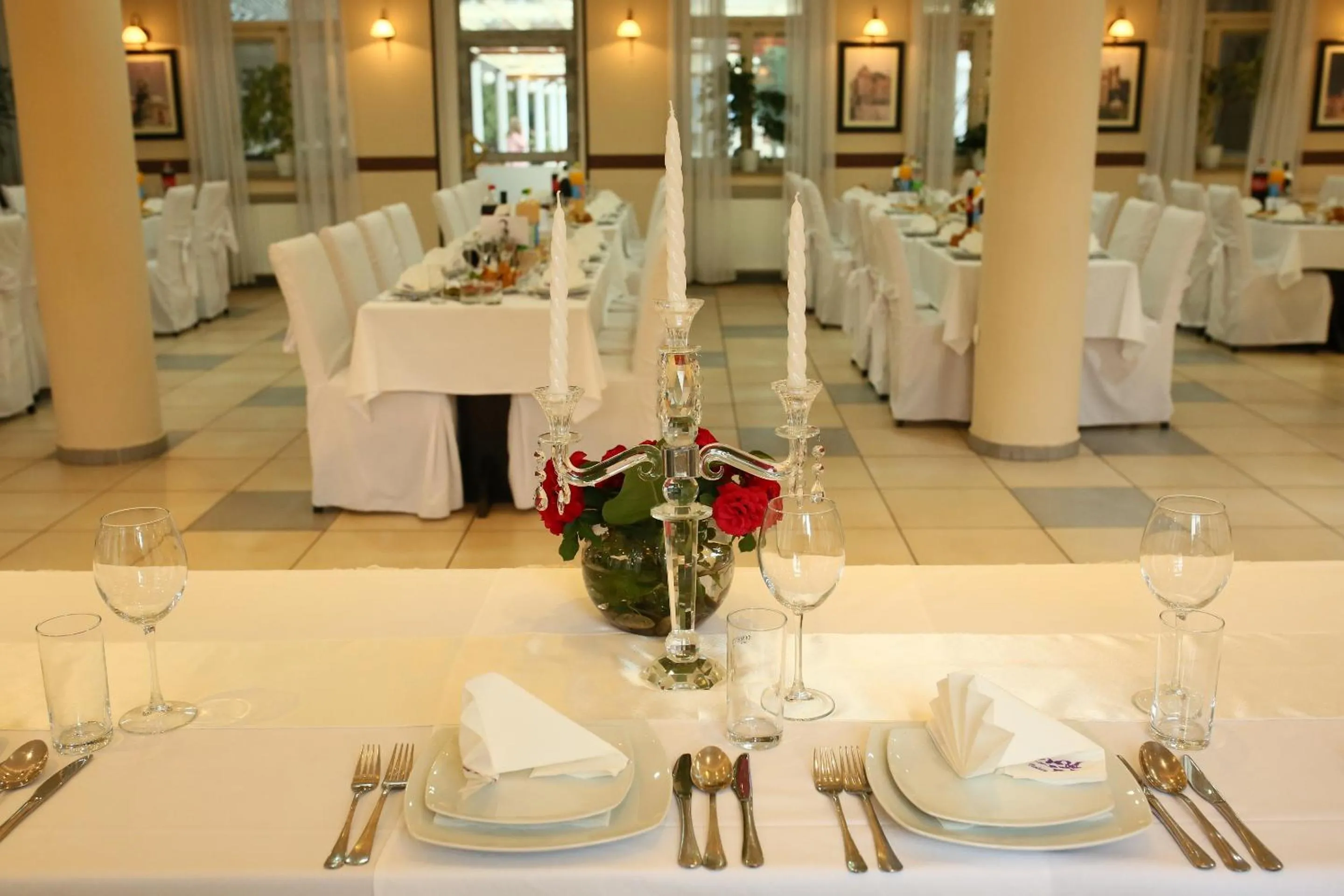 Restaurant/places to eat in Hotel Leotar