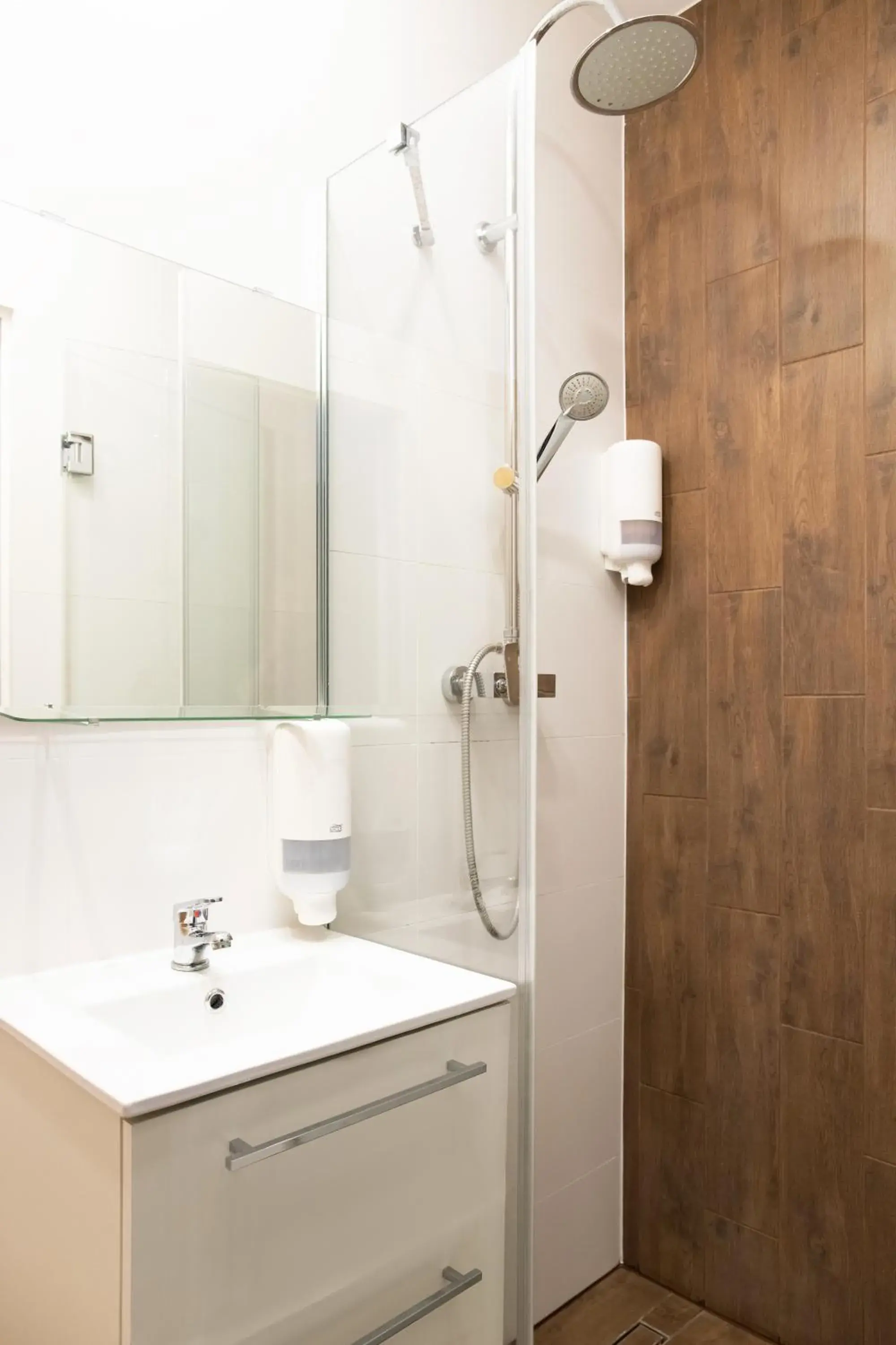 One-Bedroom Suite - single occupancy in ADLER Apartments One-Bedroom Suite - single occupancy in ADLER Apartments
