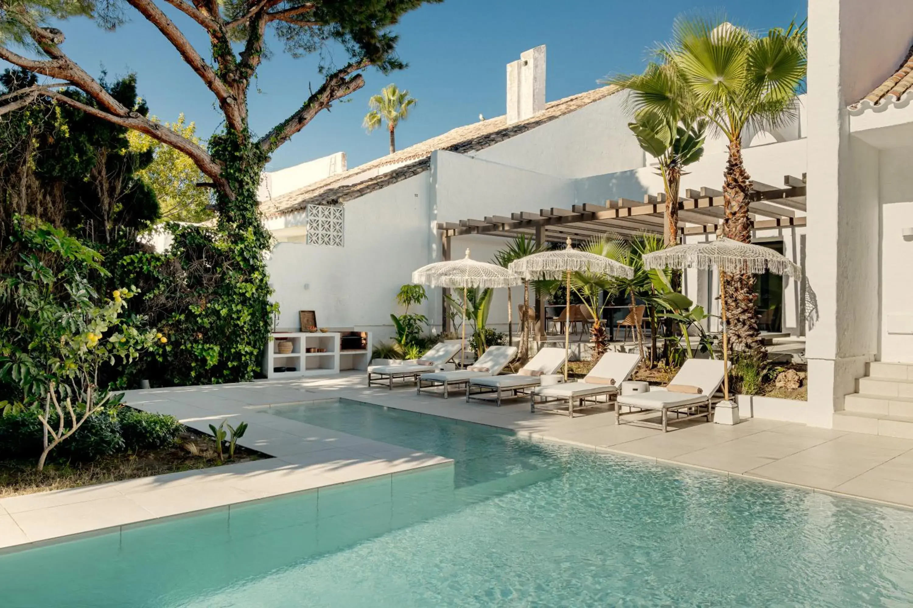 Property building in Anfitrión Villas & Suites Property building in Anfitrión Villas & Suites