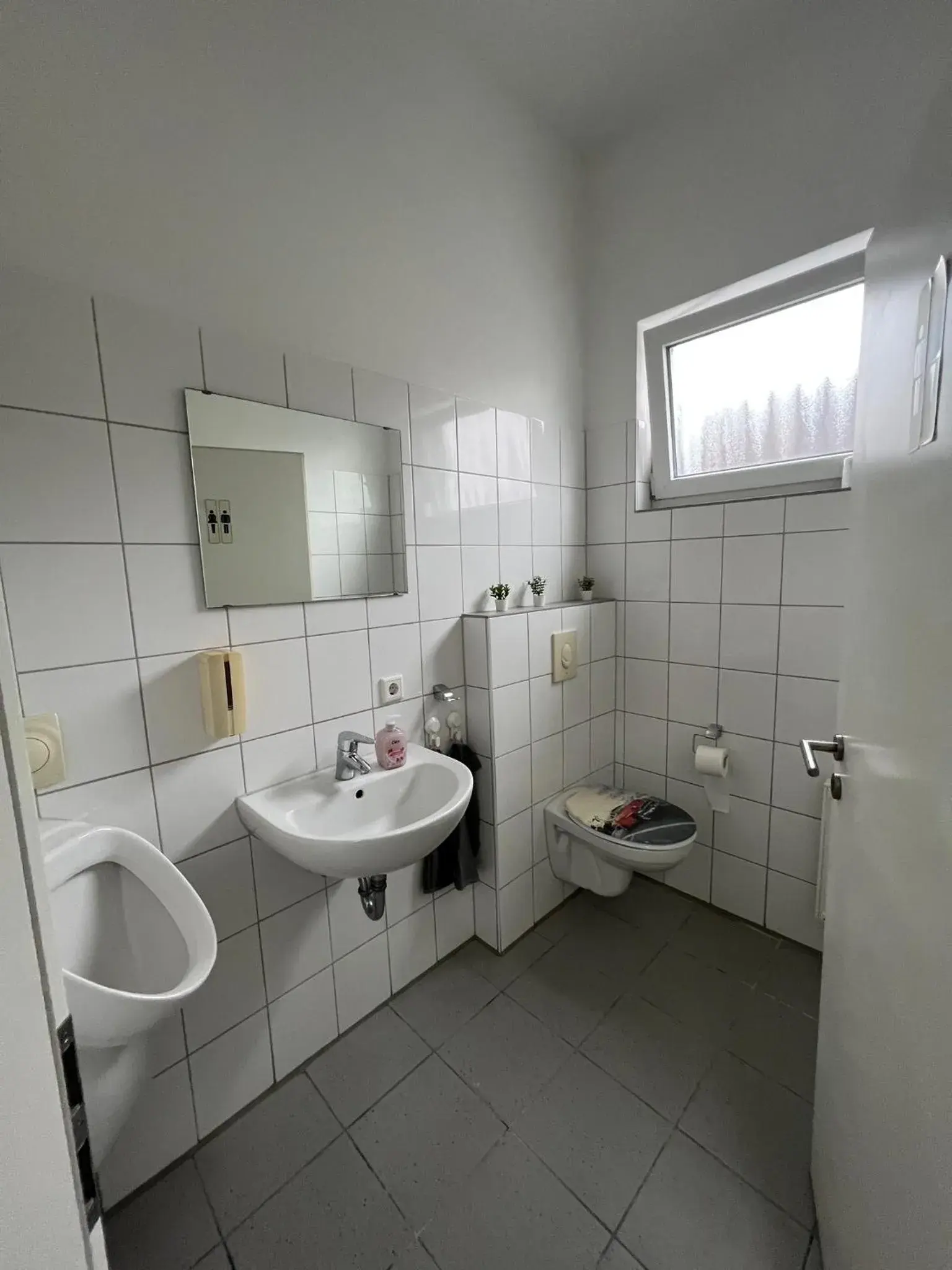 Bathroom in Aparts Room Hannover Centrum Bathroom in Aparts Room Hannover Centrum