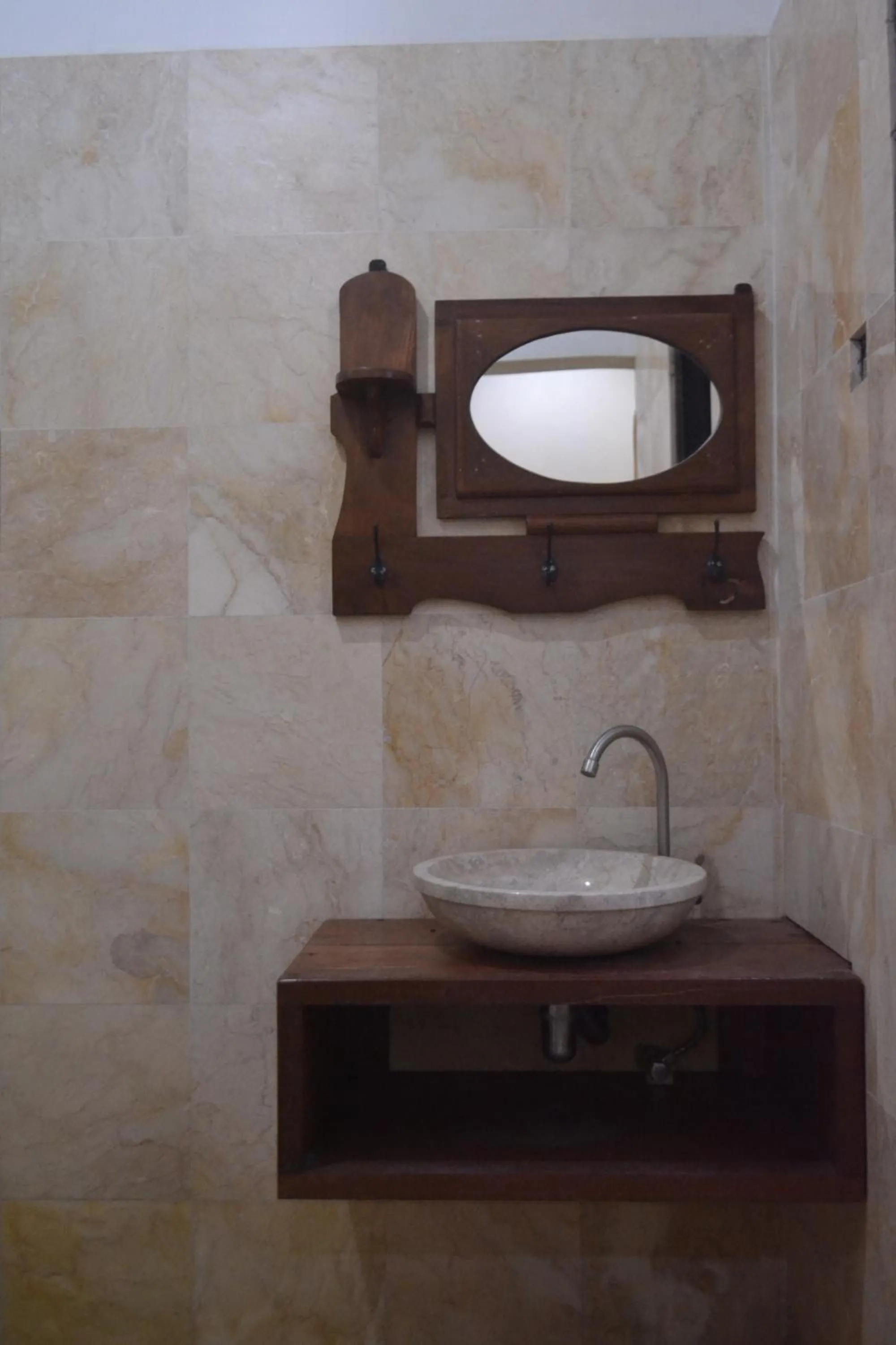 Bathroom in hotel batukaras kalaras