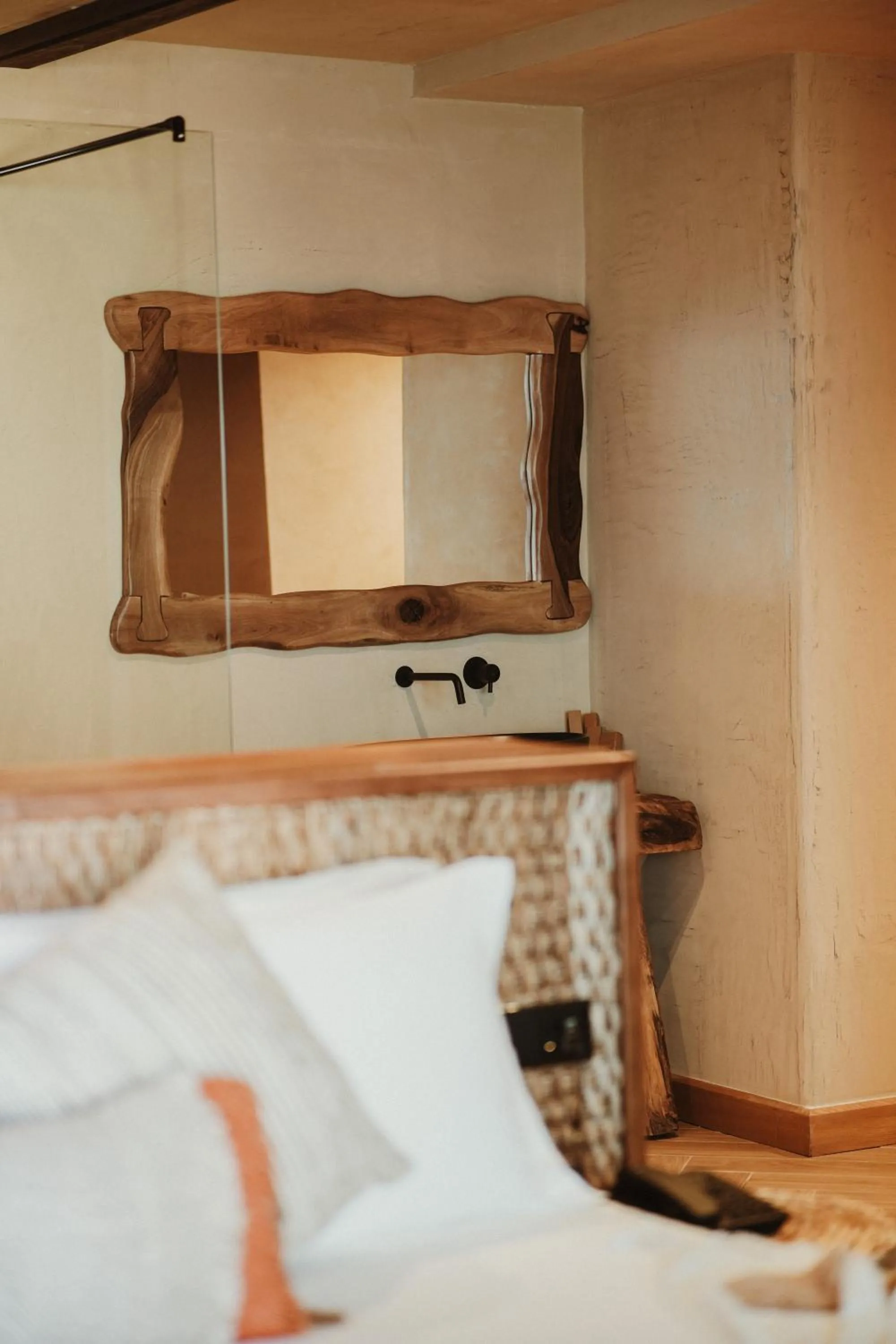 Bedroom, Bed in Lost Seaside Hotel