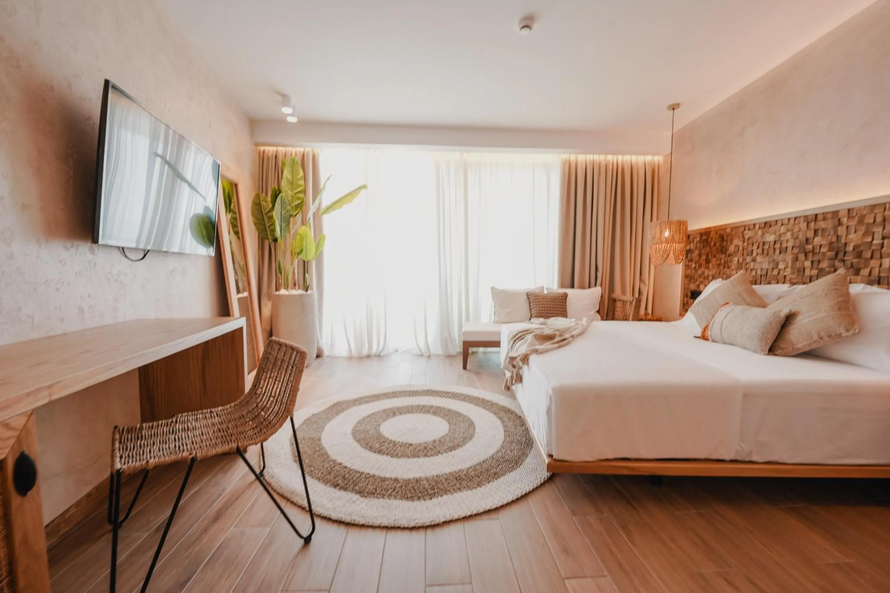 Photo of the whole room, Bed in Lost Seaside Hotel