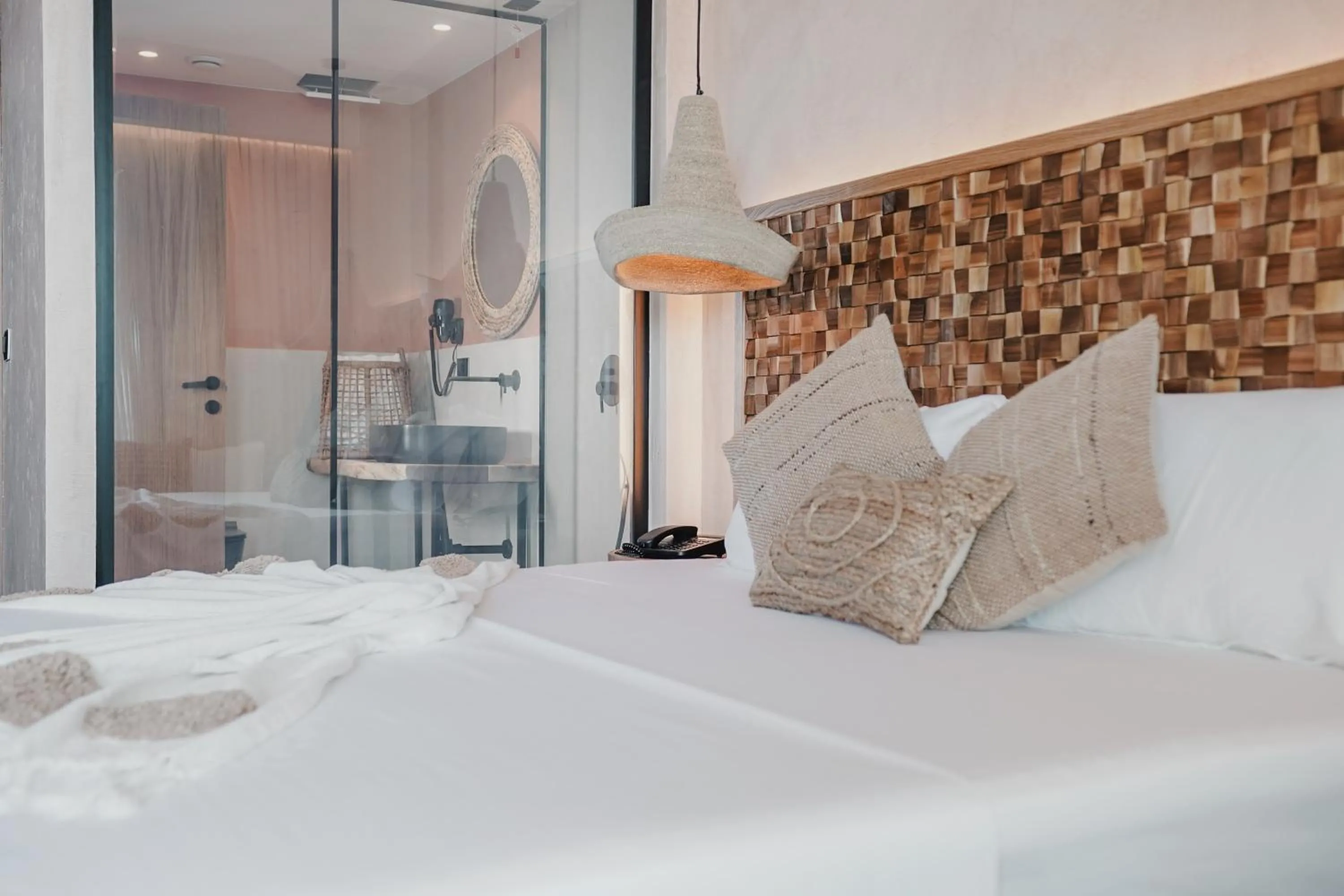 Photo of the whole room, Bed in Lost Seaside Hotel