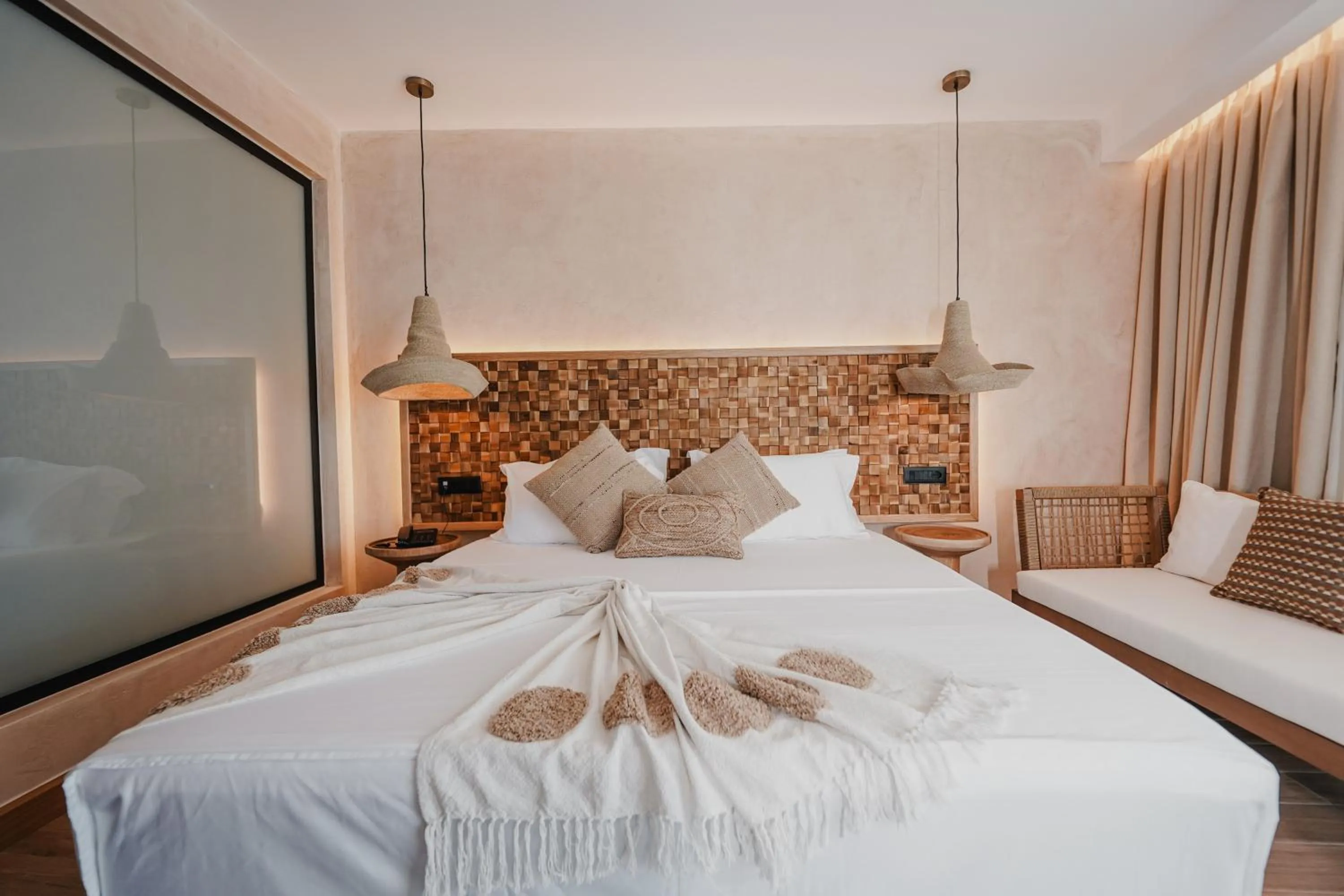 Photo of the whole room, Bed in Lost Seaside Hotel