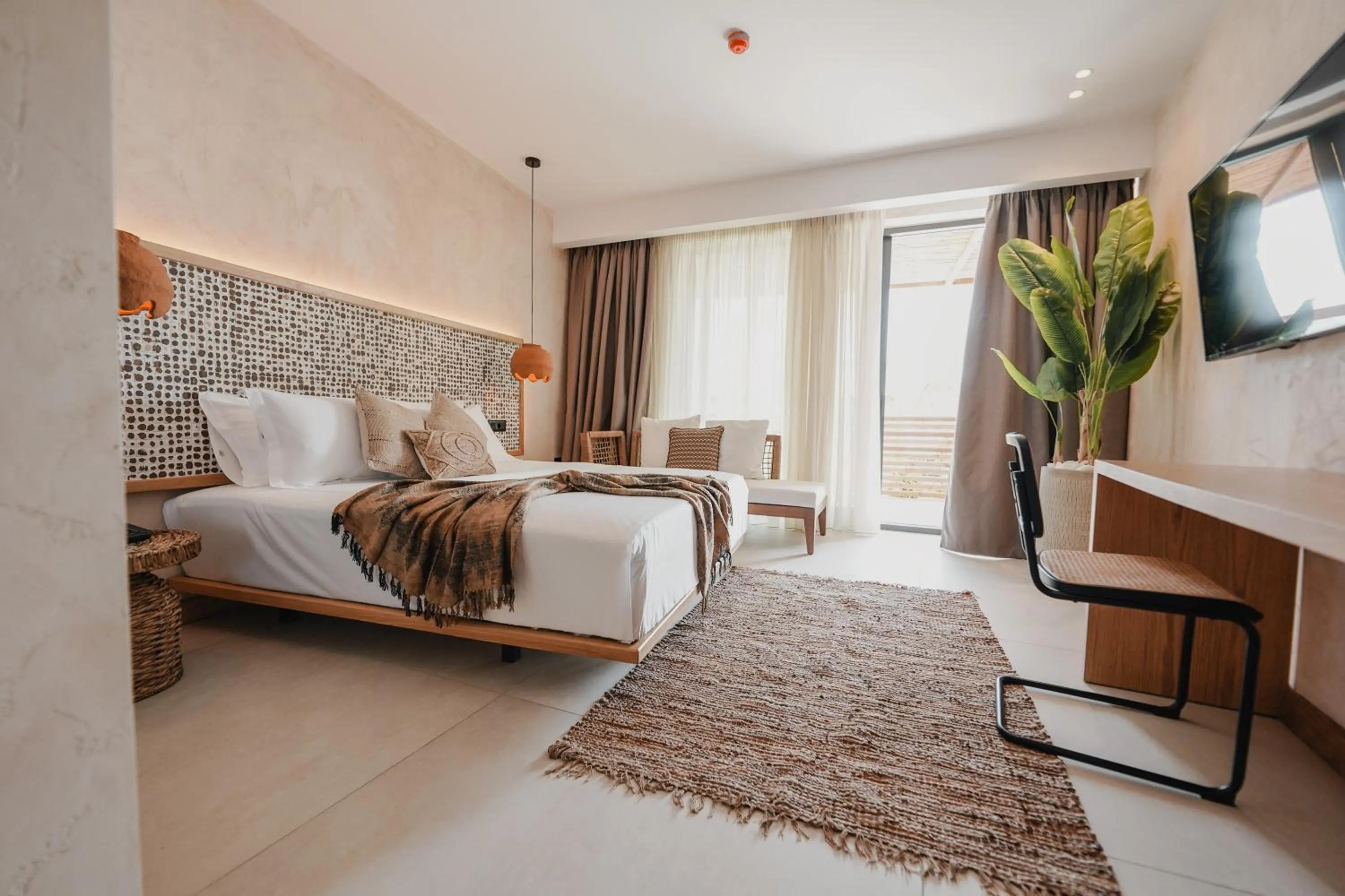TV and multimedia, Bed in Lost Seaside Hotel