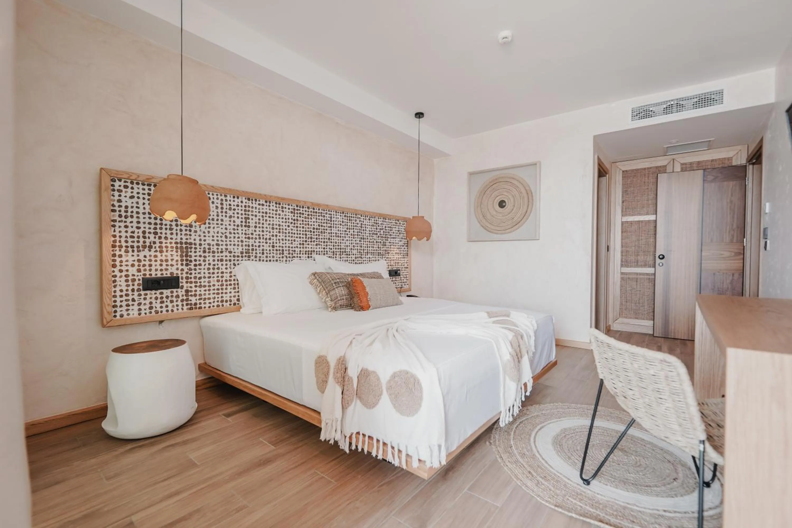Photo of the whole room, Bed in Lost Seaside Hotel