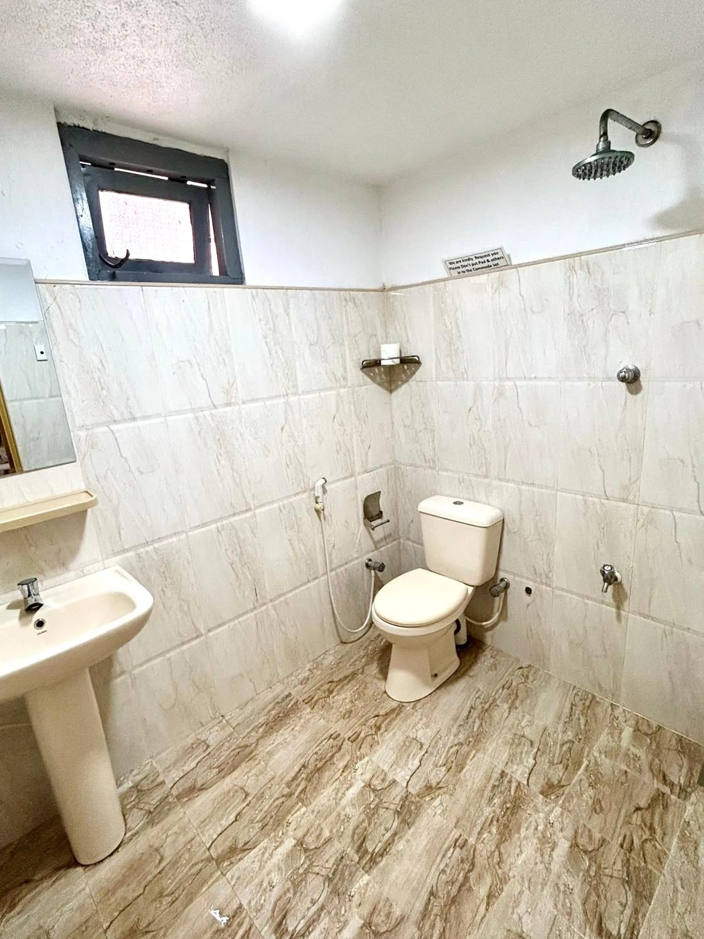 Bathroom in Kenno's Korner