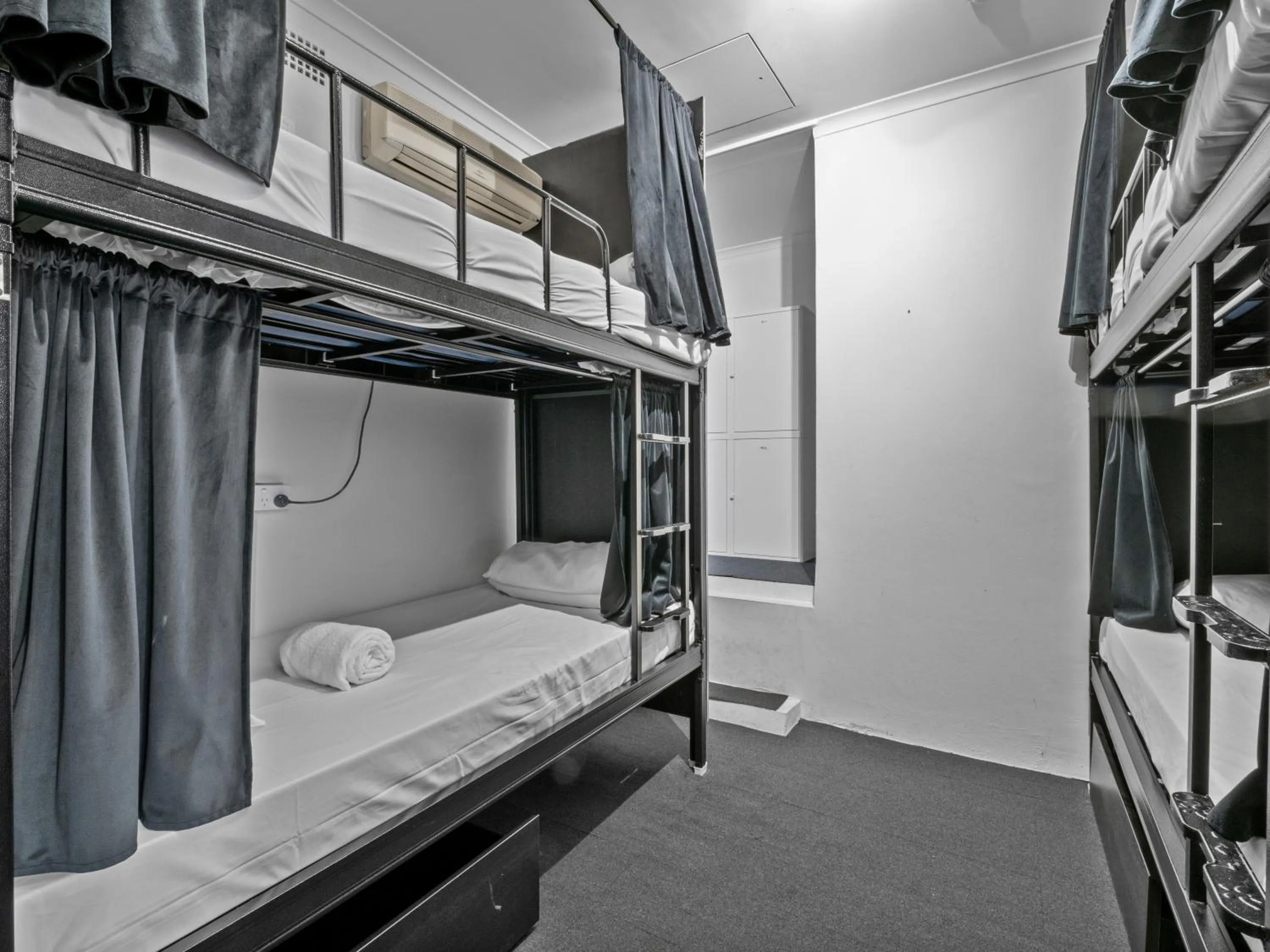 Photo of the whole room, Bed in AZZURRO POD HOTEL - Central Sydney