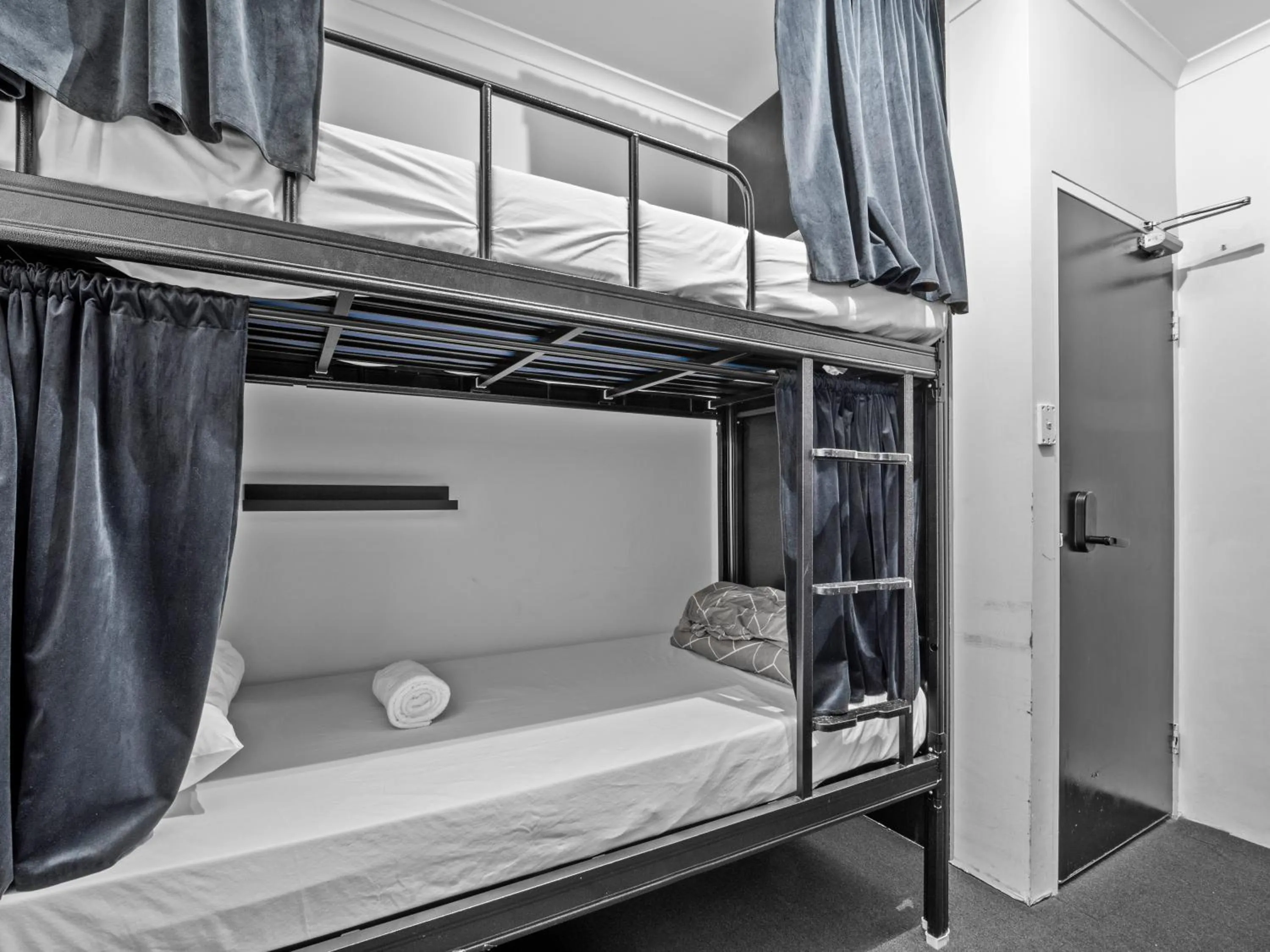 Photo of the whole room, Bed in AZZURRO POD HOTEL - Central Sydney