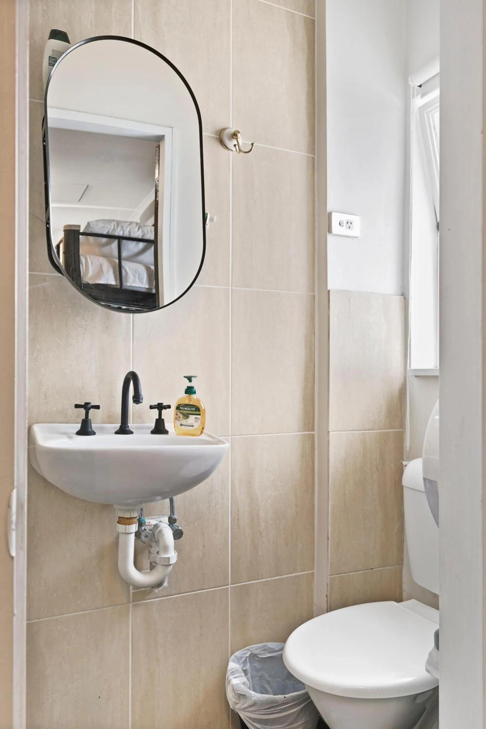 Shower in AZZURRO POD HOTEL - Central Sydney