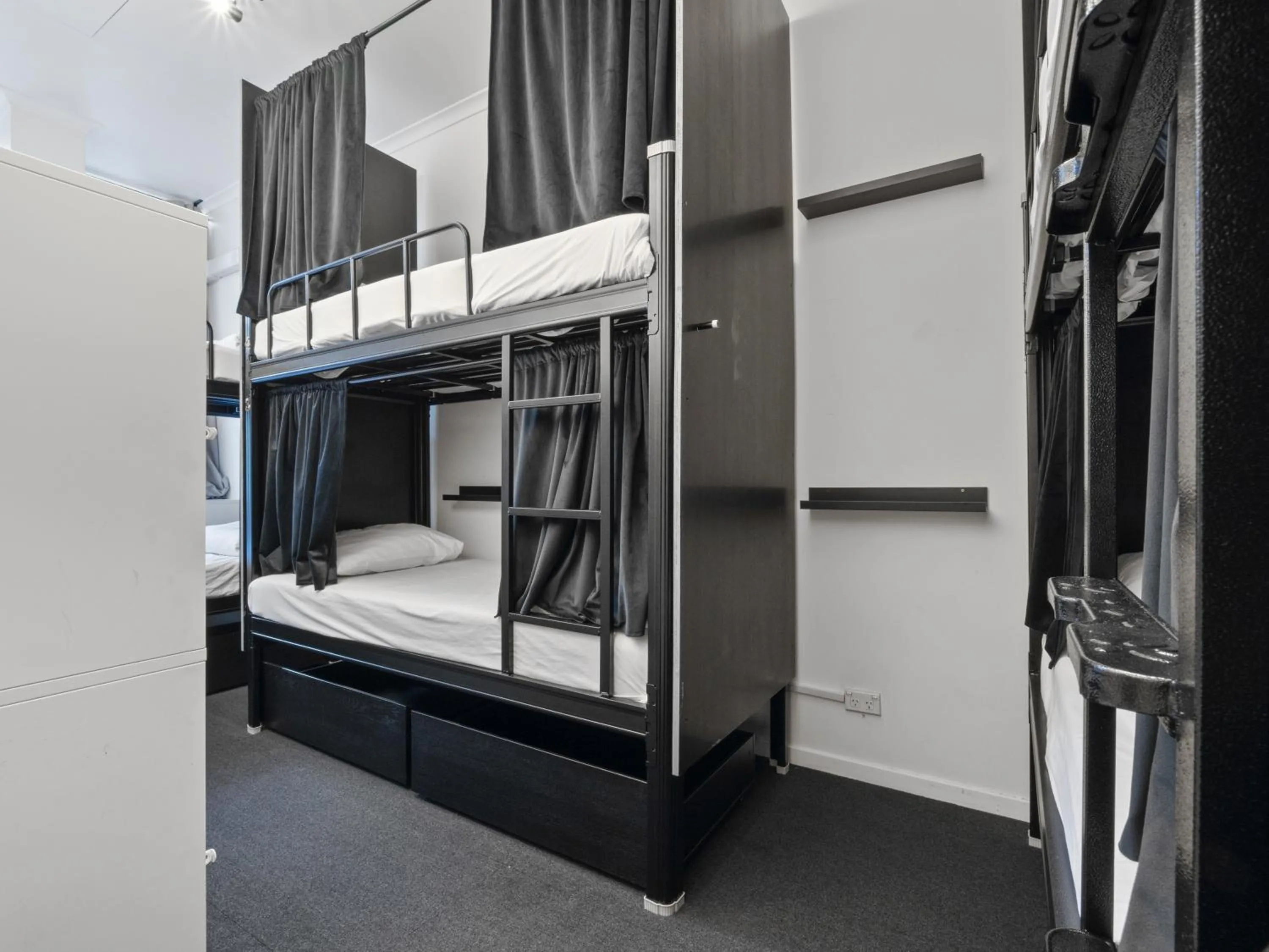 Photo of the whole room, Bed in AZZURRO POD HOTEL - Central Sydney