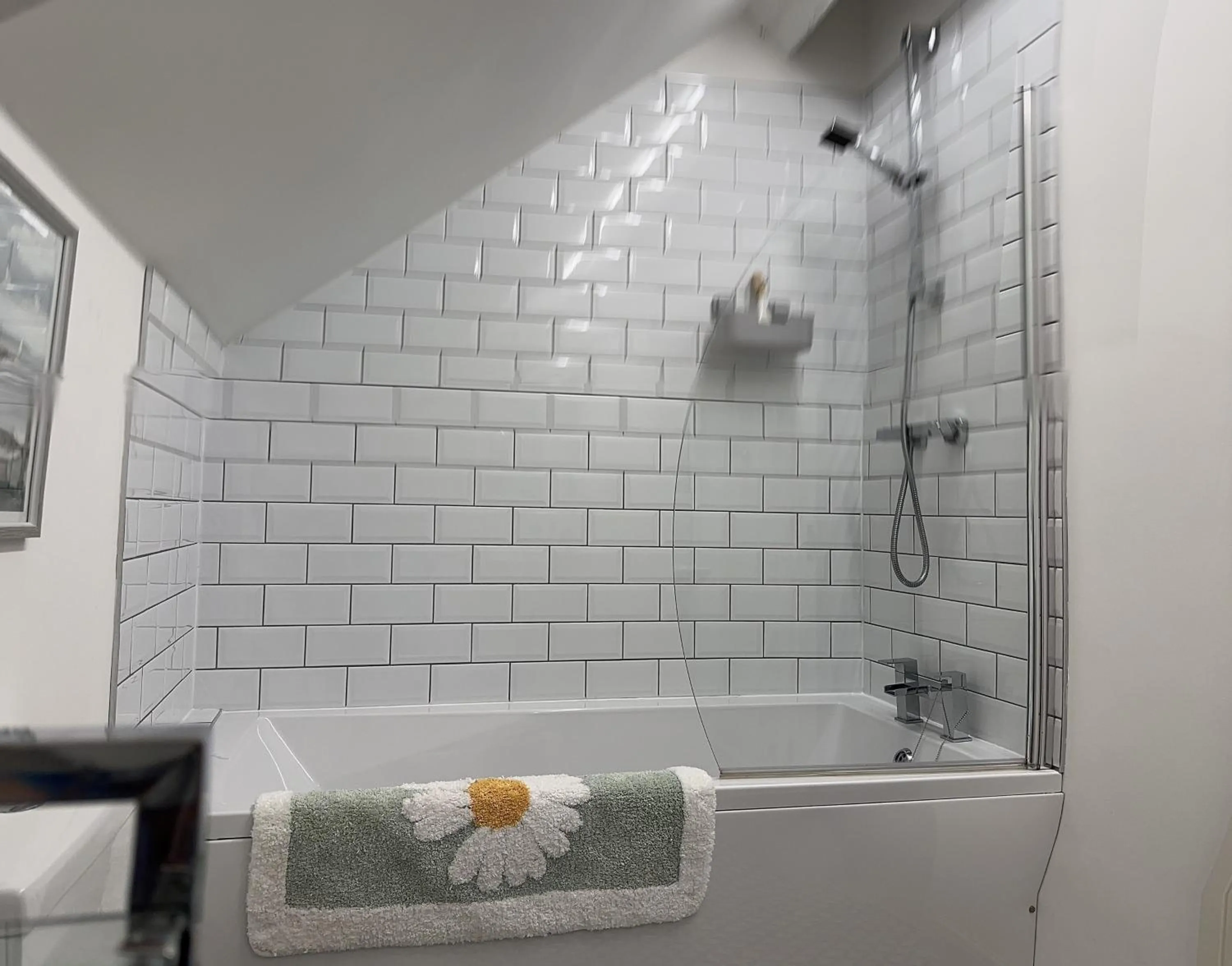 Bathroom in Beautiful, spacious 3 bed Brixham apartment