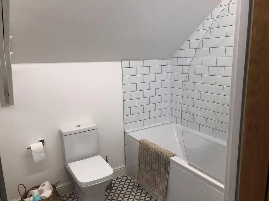 Bathroom in Beautiful, spacious 3 bed Brixham apartment