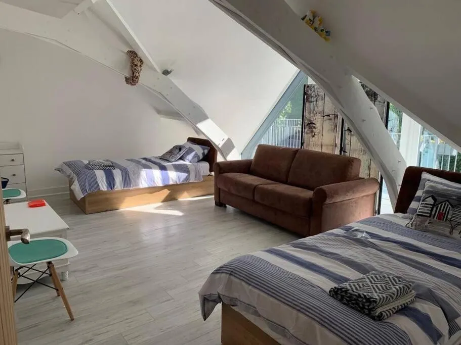 Photo of the whole room, Bed in Beautiful, spacious 3 bed Brixham apartment