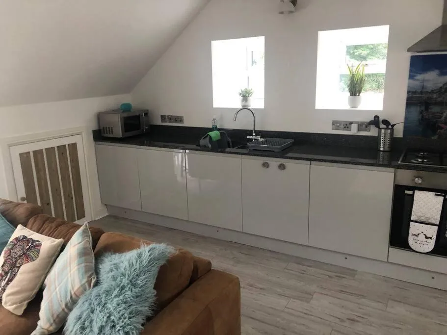 Kitchen or kitchenette in Beautiful, spacious 3 bed Brixham apartment