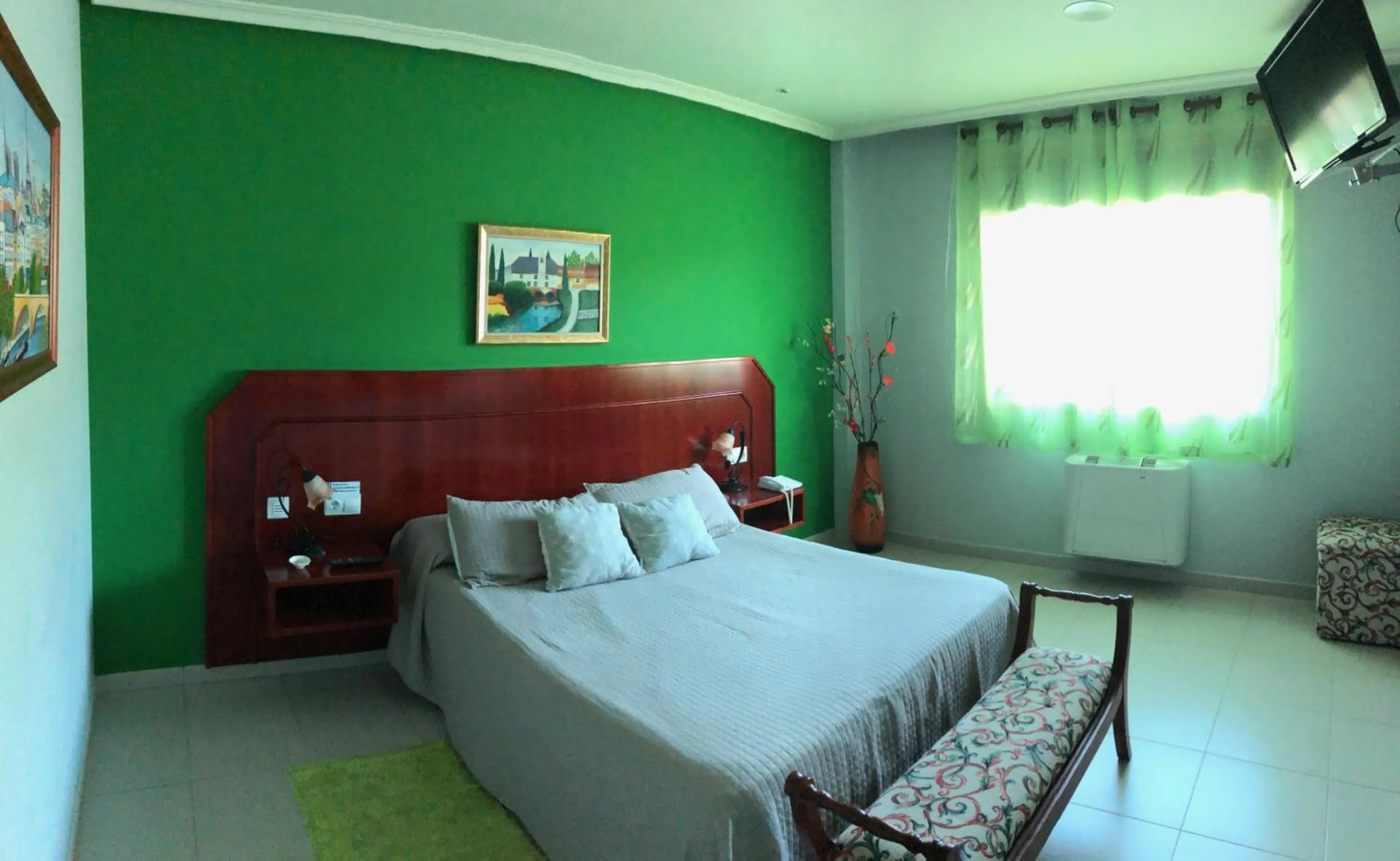 Photo of the whole room, Bed in Motel Montecarlo