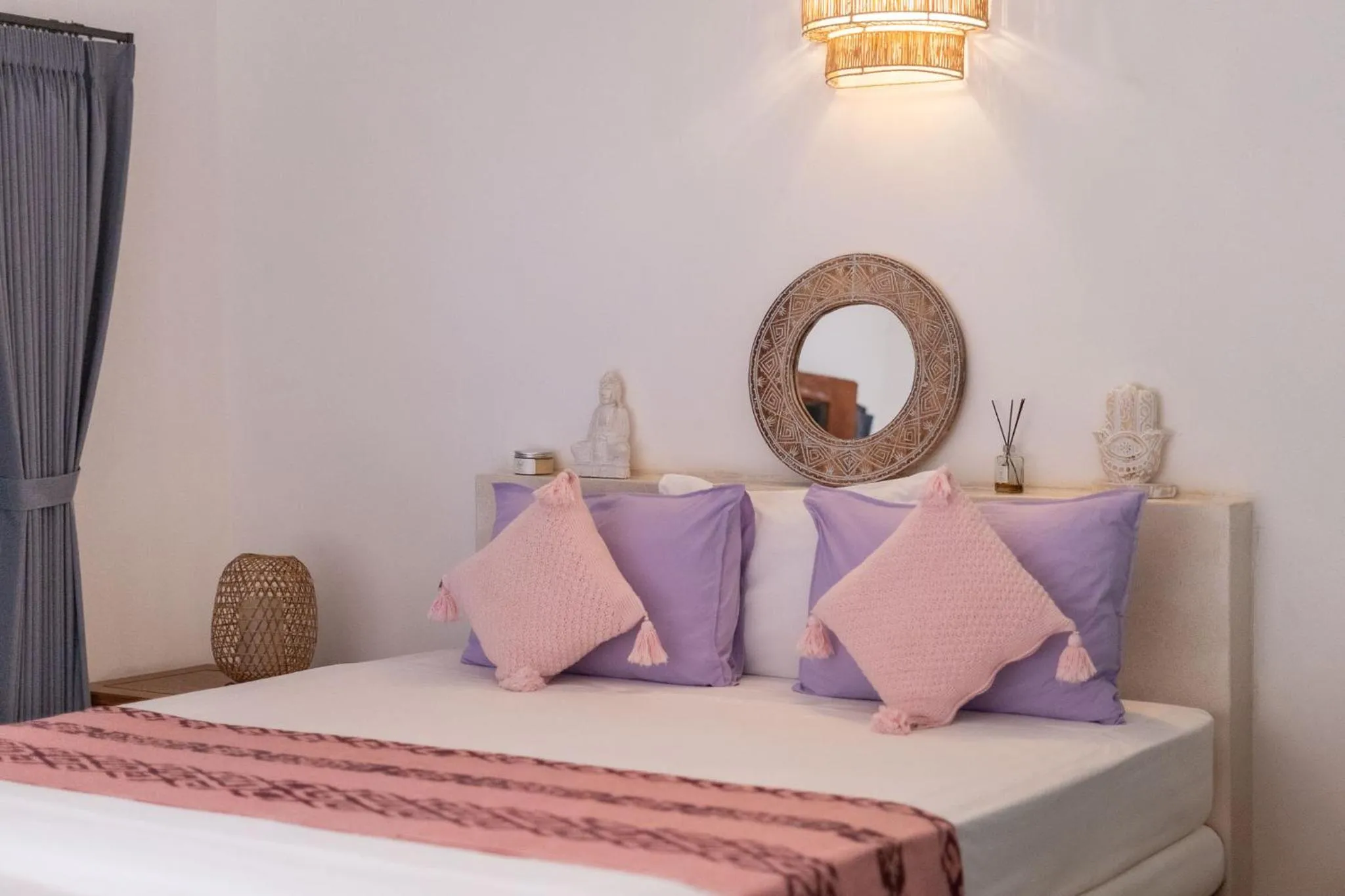 Bed in The Barefoot Blondie Village