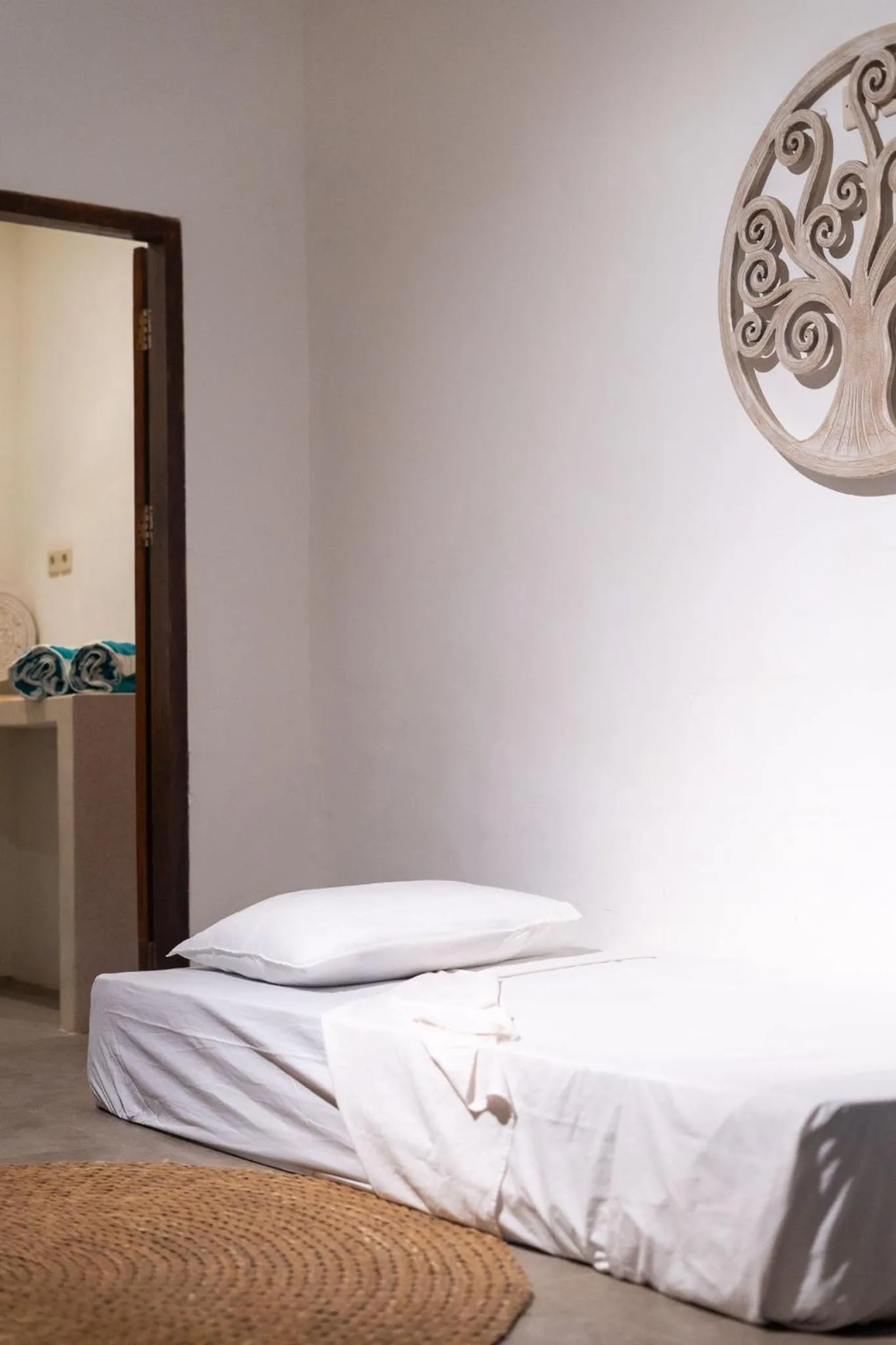 Bed in The Barefoot Blondie Village