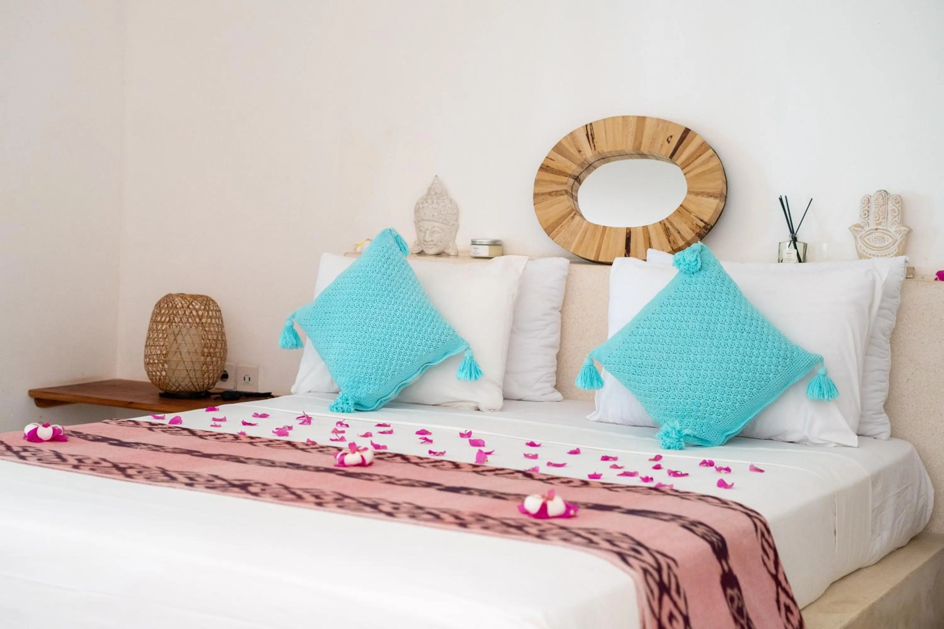 Bed in The Barefoot Blondie Village