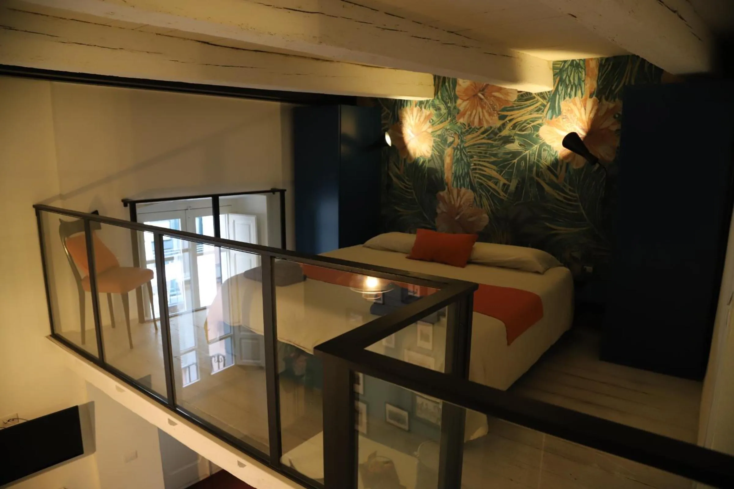 Bed in Open Suite Cobalto
