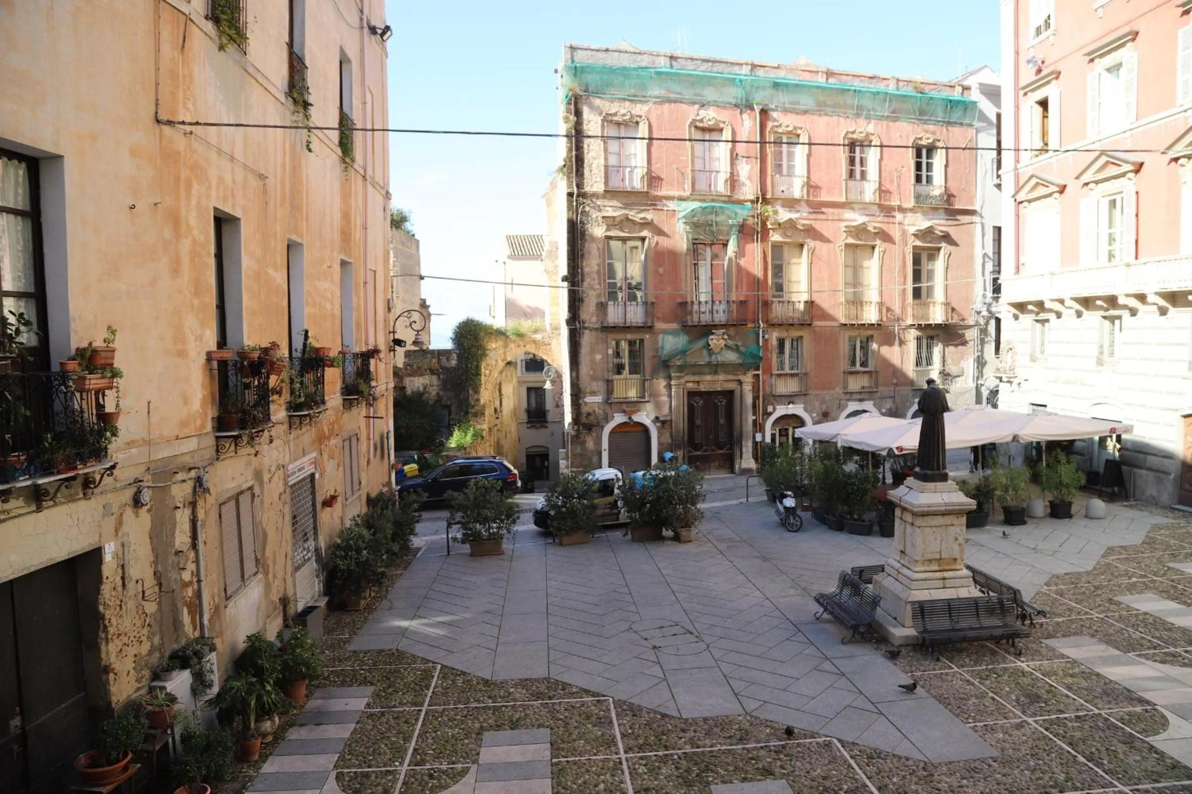 Neighbourhood in Open Suite Cobalto
