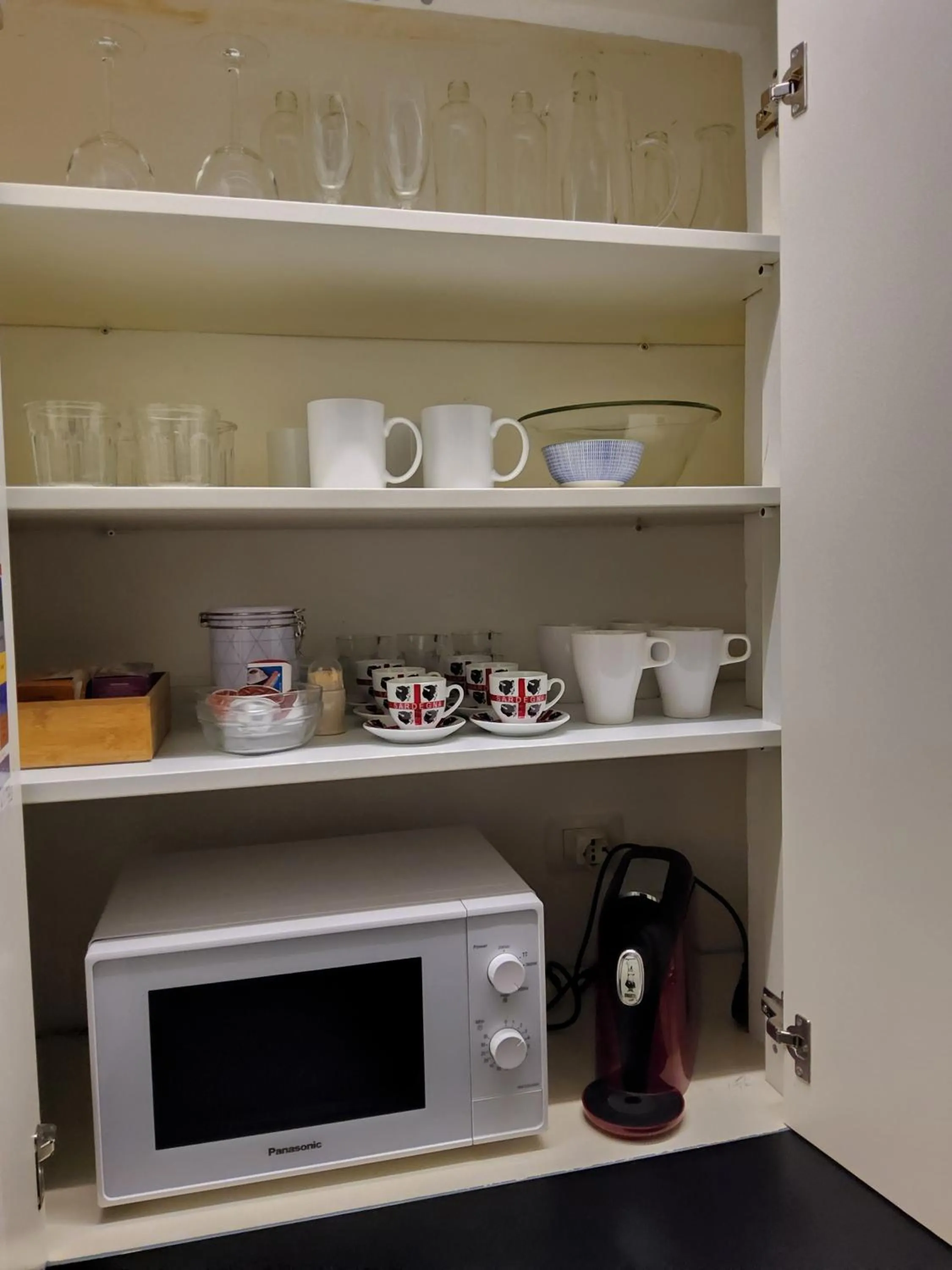 Coffee/tea facilities in Open Suite Cobalto