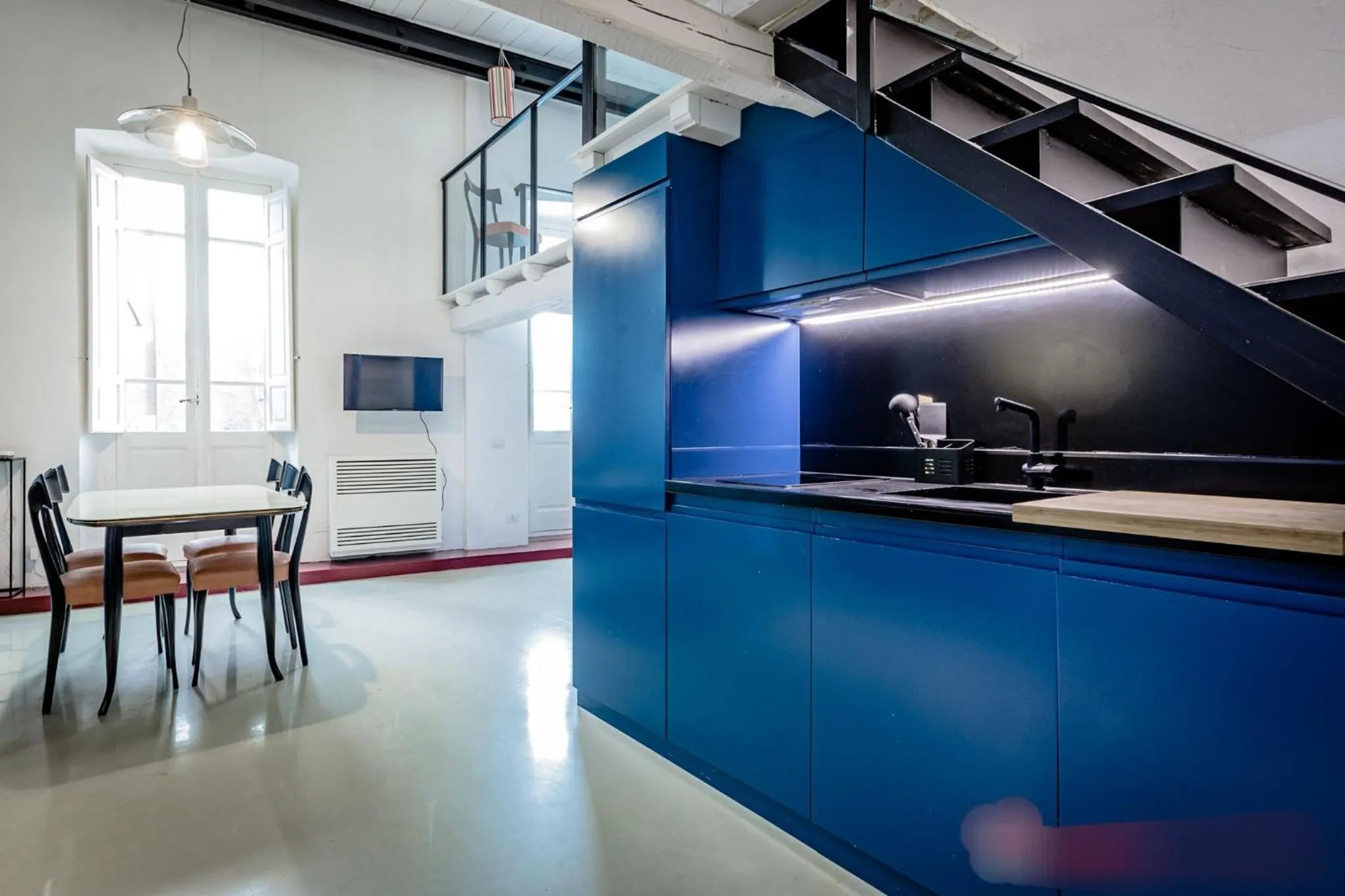 Kitchen or kitchenette in Open Suite Cobalto