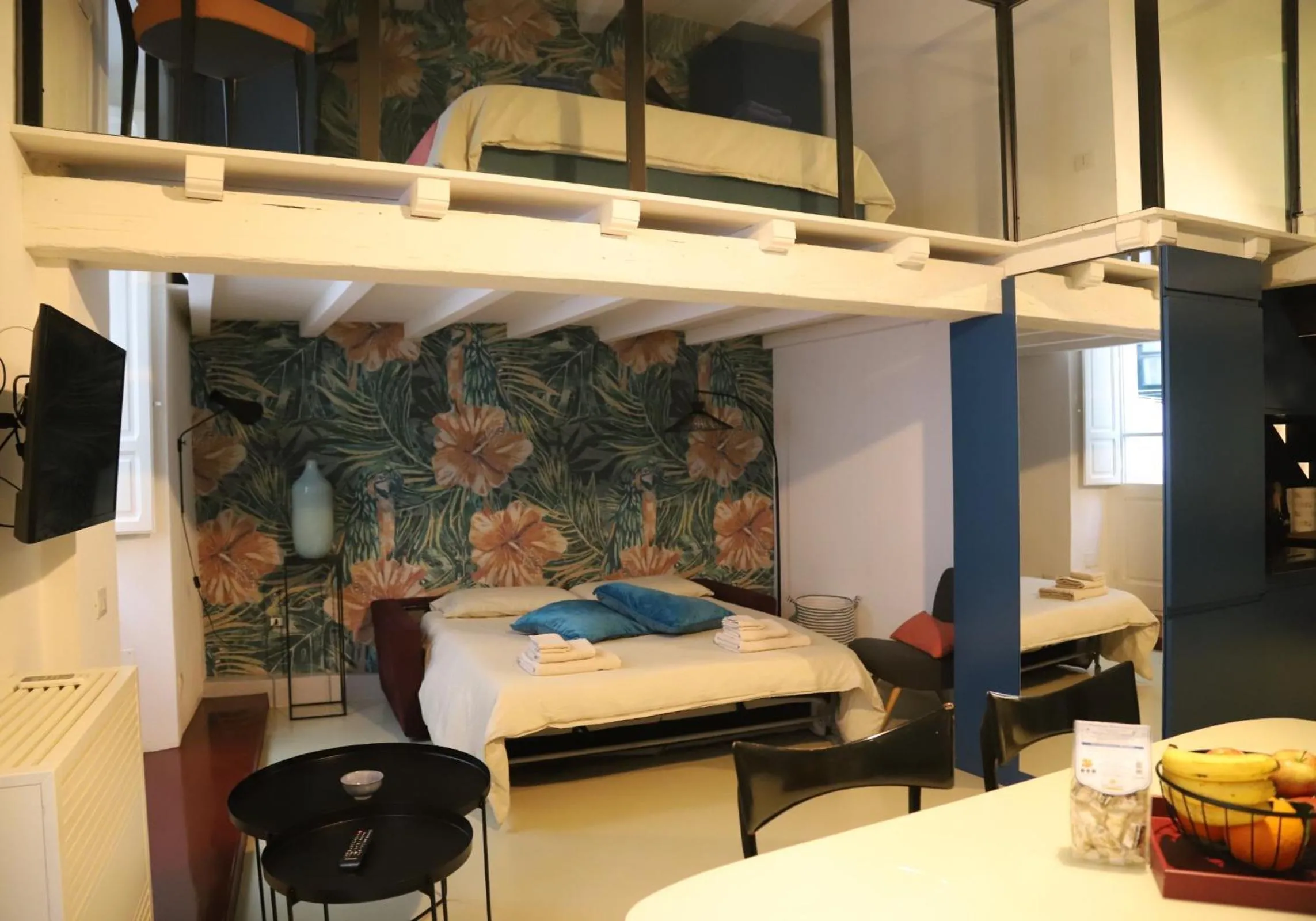 Bed in Open Suite Cobalto