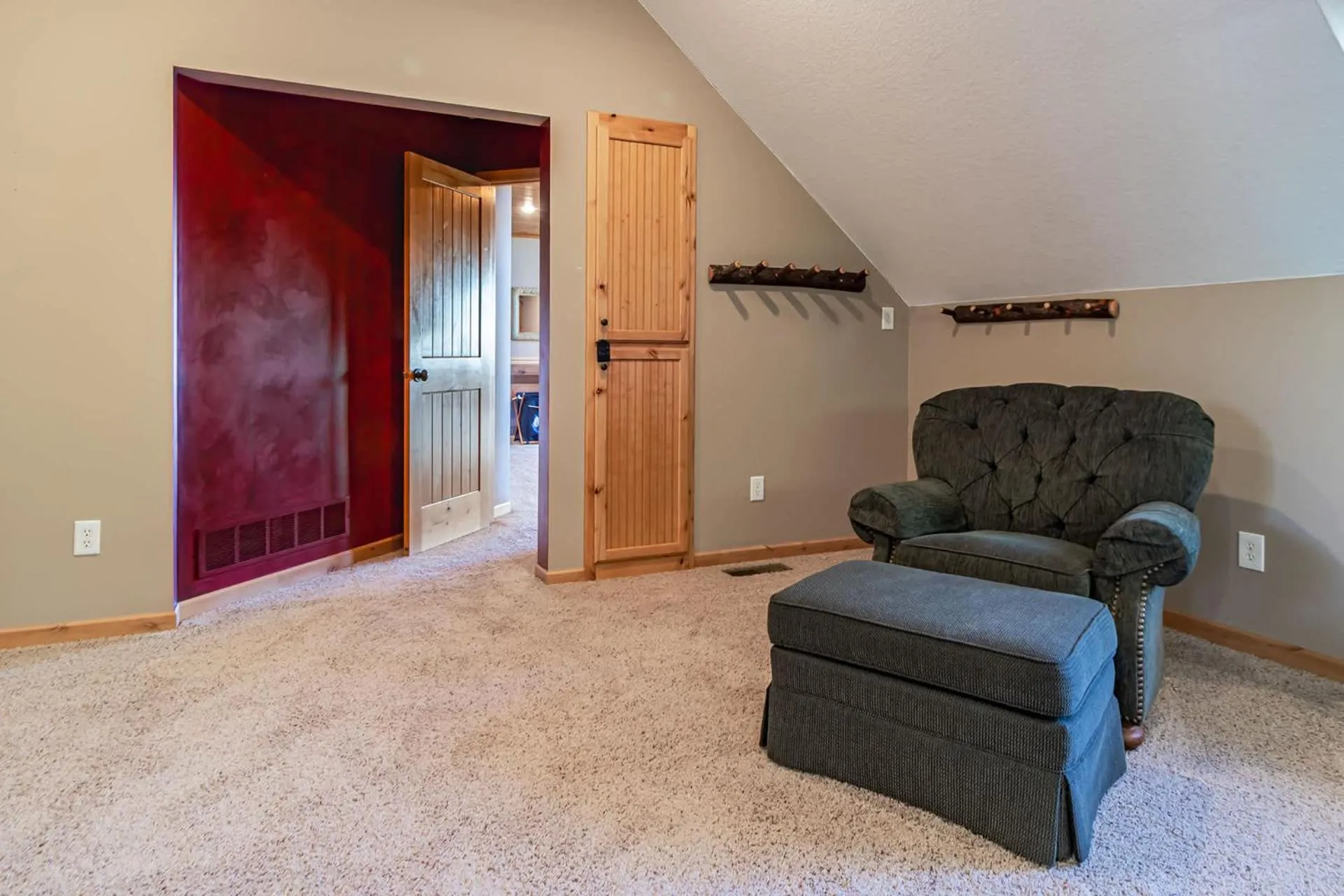 Spacious Leech Lake Home on 2 Private Acres, 200' of lake shore 15 Minutes to Walker with boat lift, dock, swimming, fire pit