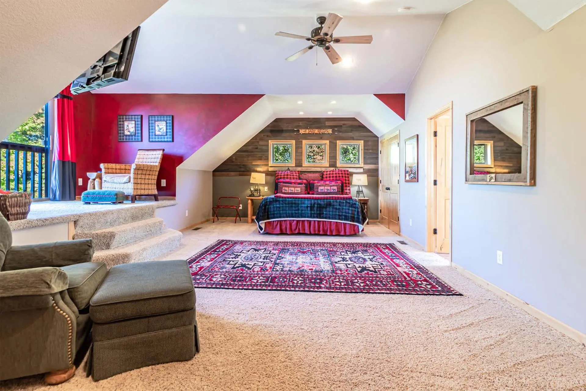 Spacious Leech Lake Home on 2 Private Acres, 200' of lake shore 15 Minutes to Walker with boat lift, dock, swimming, fire pit