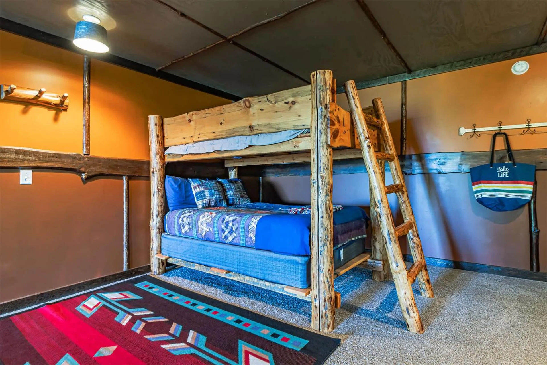 Bed in Spacious Leech Lake Home on 2 Private Acres, 200' of lake shore 15 Minutes to Walker with boat lift, dock, swimming, fire pit