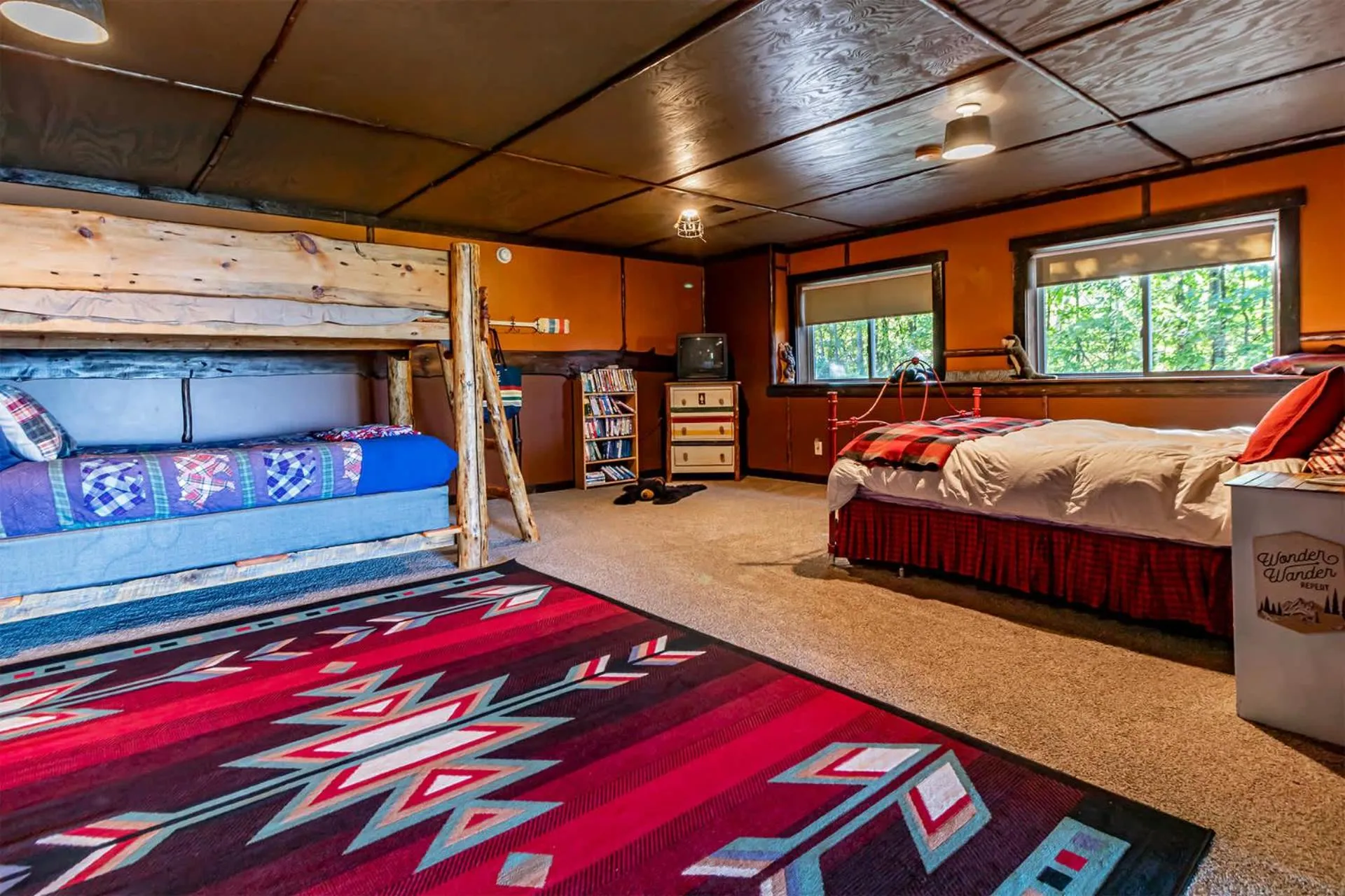 Bed in Spacious Leech Lake Home on 2 Private Acres, 200' of lake shore 15 Minutes to Walker with boat lift, dock, swimming, fire pit