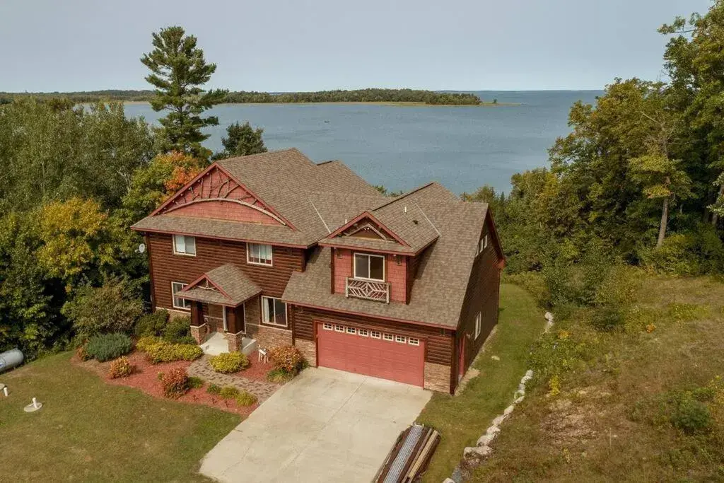 Spacious Leech Lake Home on 2 Private Acres, 200' of lake shore 15 Minutes to Walker with boat lift, dock, swimming, fire pit Spacious Leech Lake Home on 2 Private Acres, 200' of lake shore 15 Minutes to Walker with boat lift, dock, swimming, fire pit