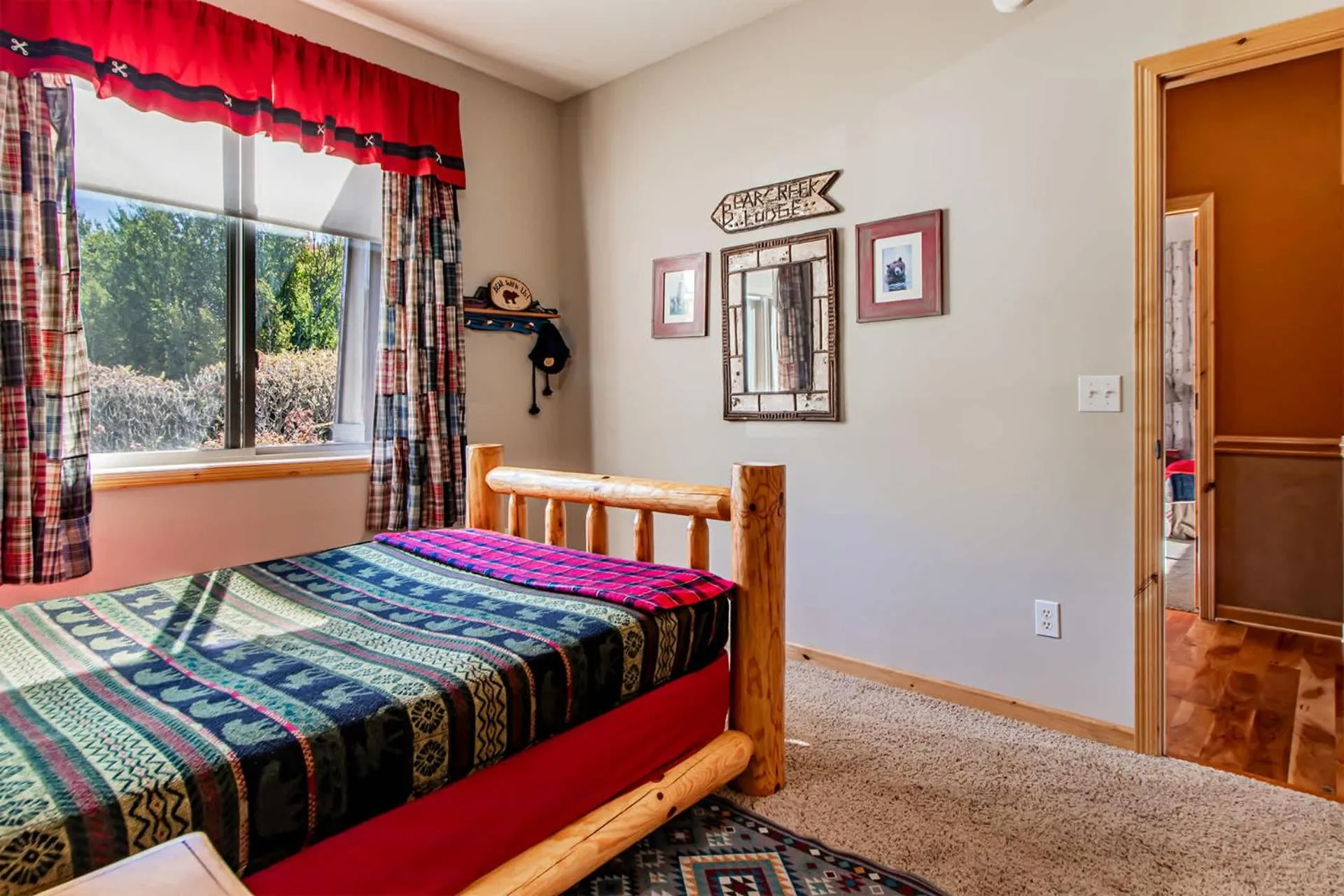 Bed in Spacious Leech Lake Home on 2 Private Acres, 200' of lake shore 15 Minutes to Walker with boat lift, dock, swimming, fire pit