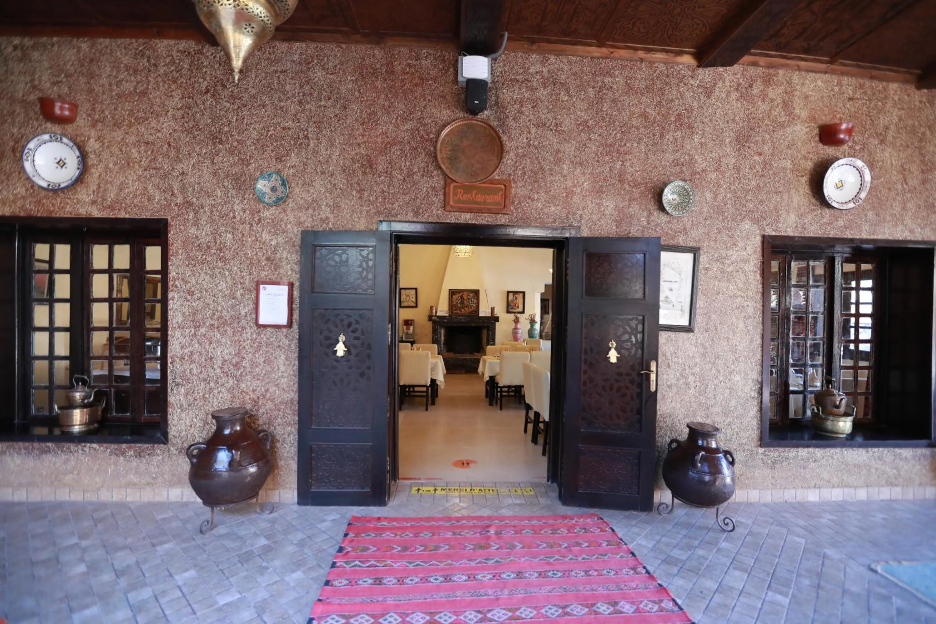 Restaurant/places to eat in Kasbah Tizimi