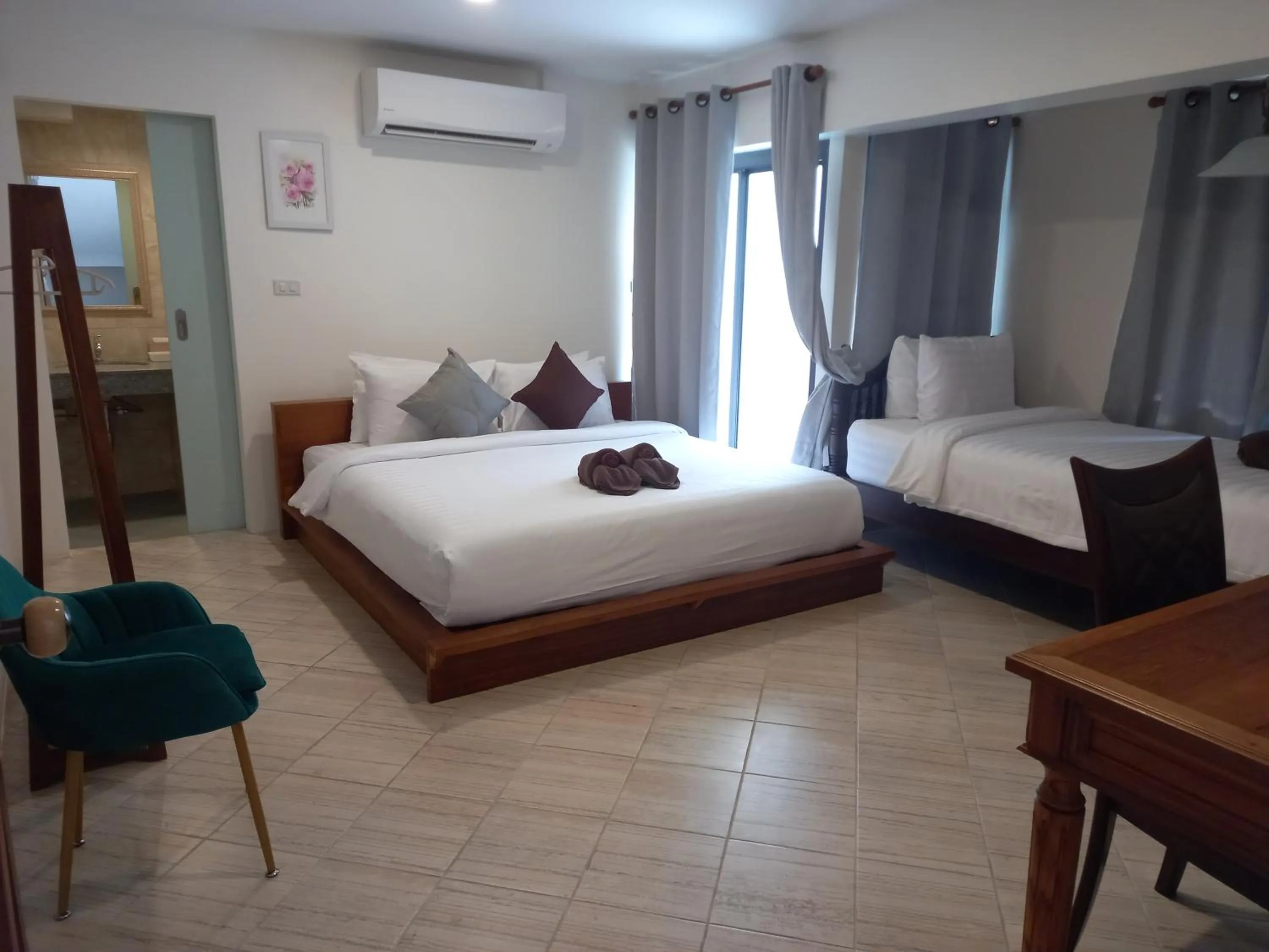 Photo of the whole room, Bed in Valentier Cafe and Hotel