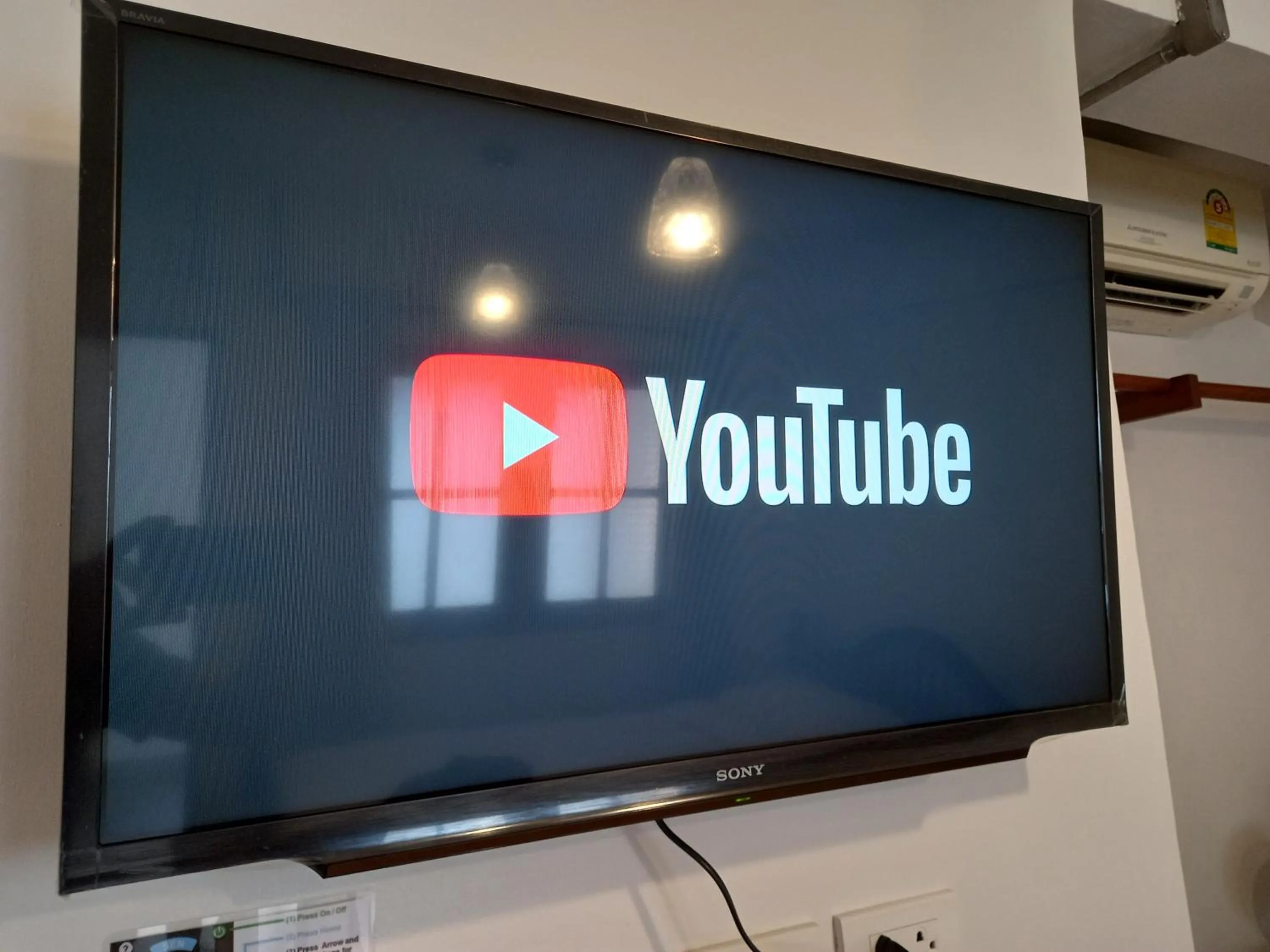 TV and multimedia in Valentier Cafe and Hotel