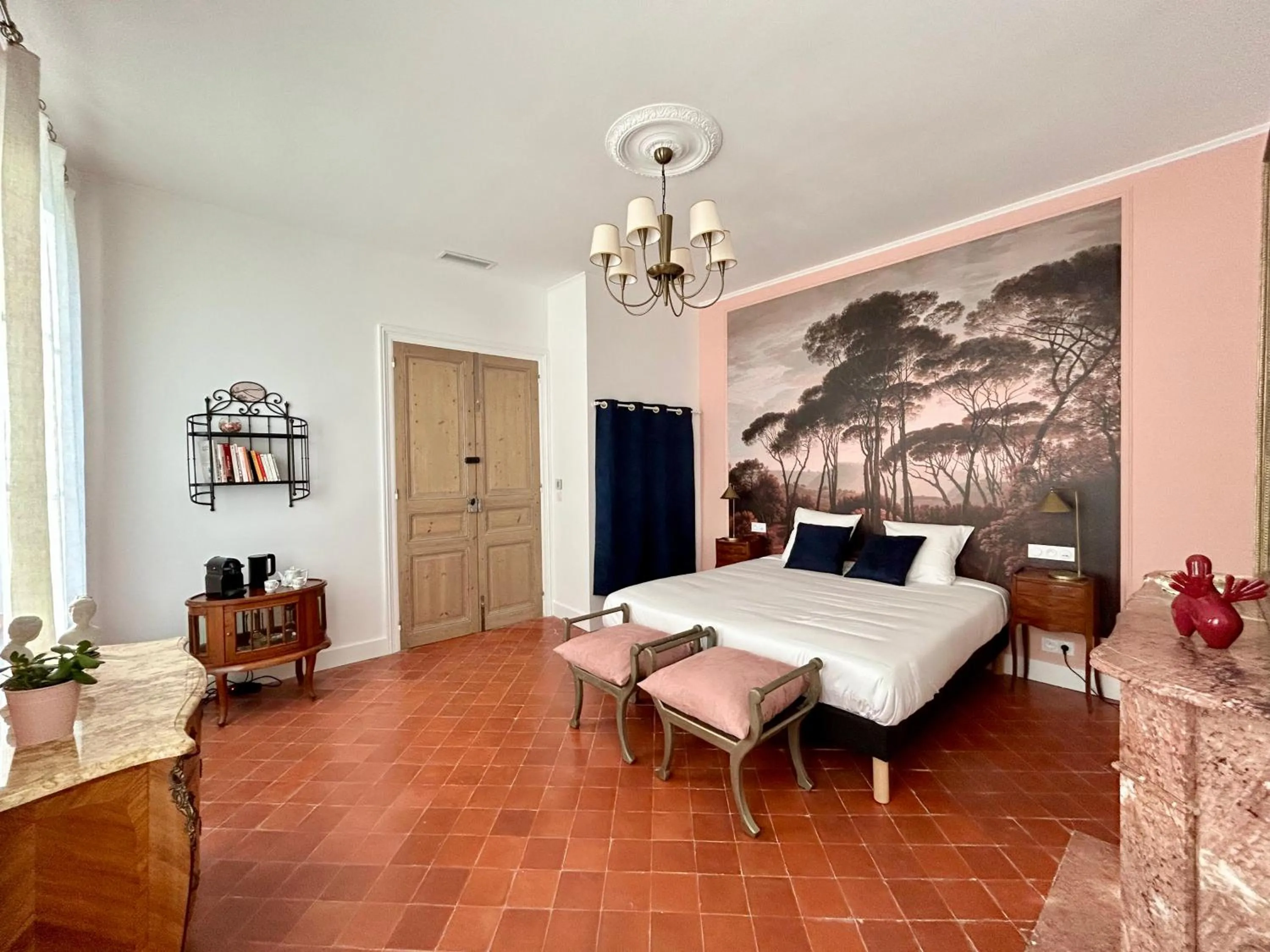 Bed in Domaine de Lanis - Chambres d'hôtes avec parc et piscine