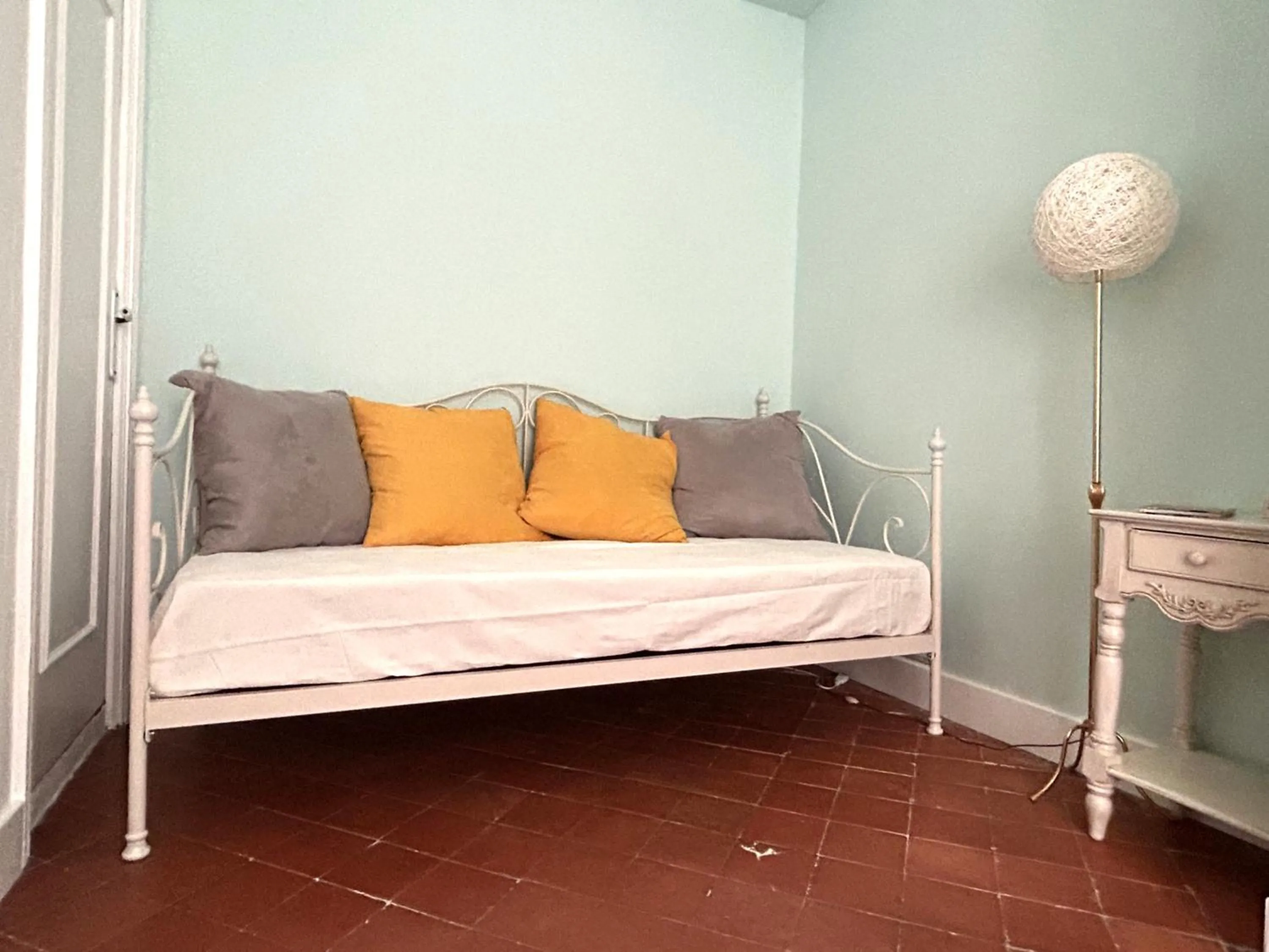 Bed in Domaine de Lanis - Chambres d'hôtes avec parc et piscine