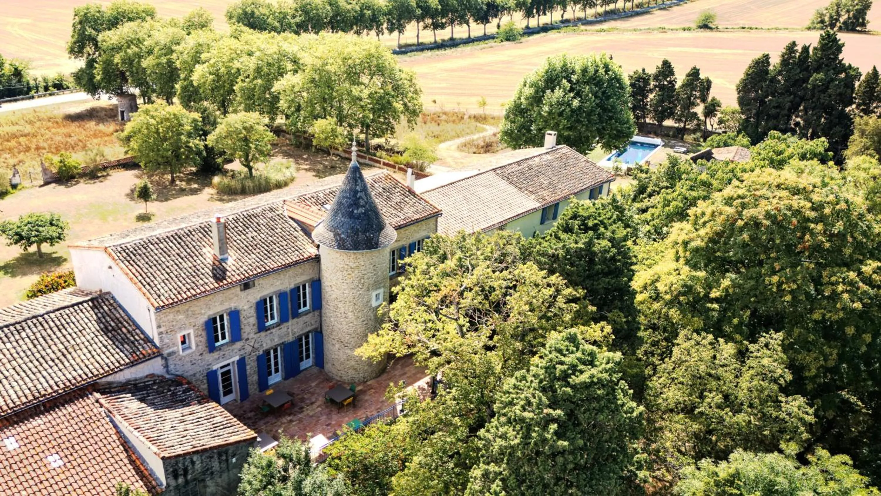 Property building in Domaine de Lanis - Chambres d'hôtes avec parc et piscine