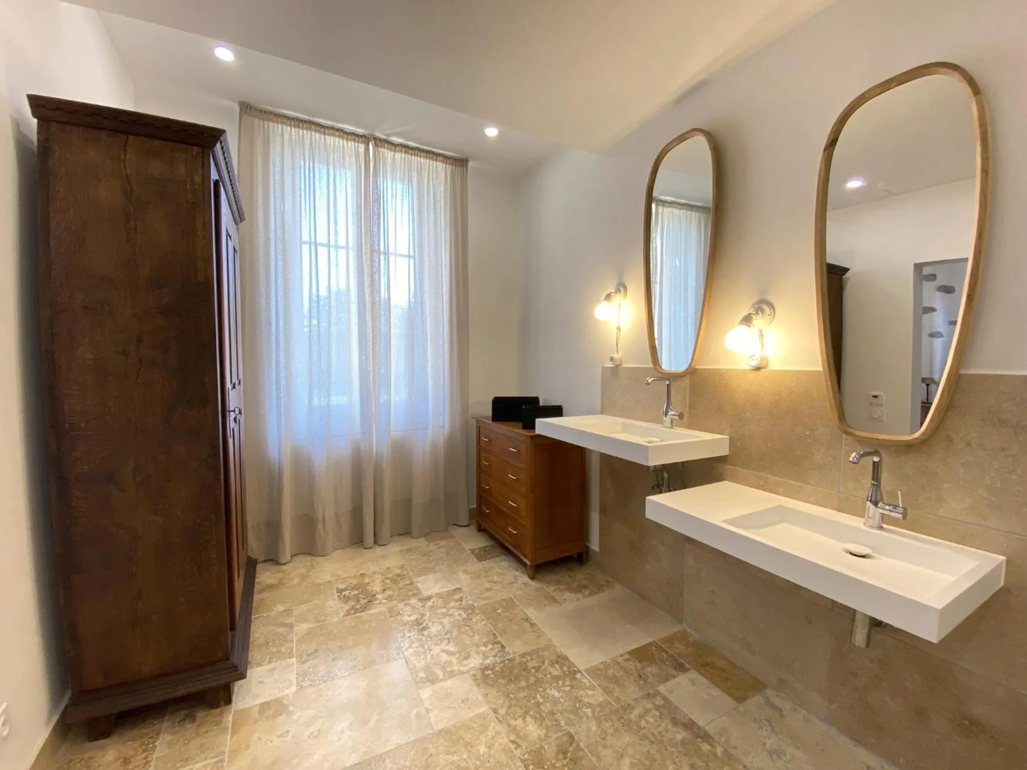 Bathroom in Domaine de Lanis - Chambres d'hôtes avec parc et piscine