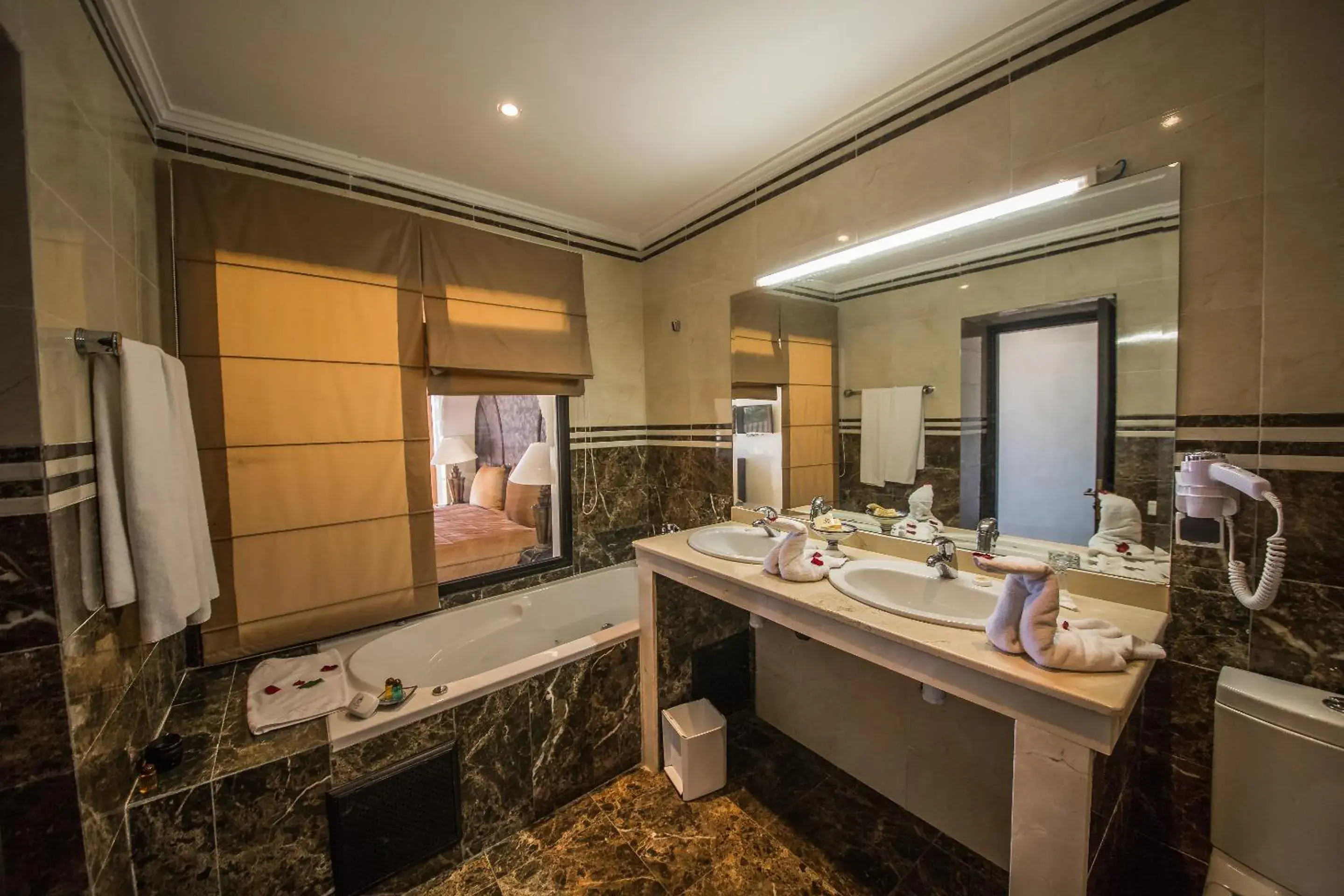 King Suite with Sea View in Hôtel Des Iles King Suite with Sea View in Hôtel Des Iles